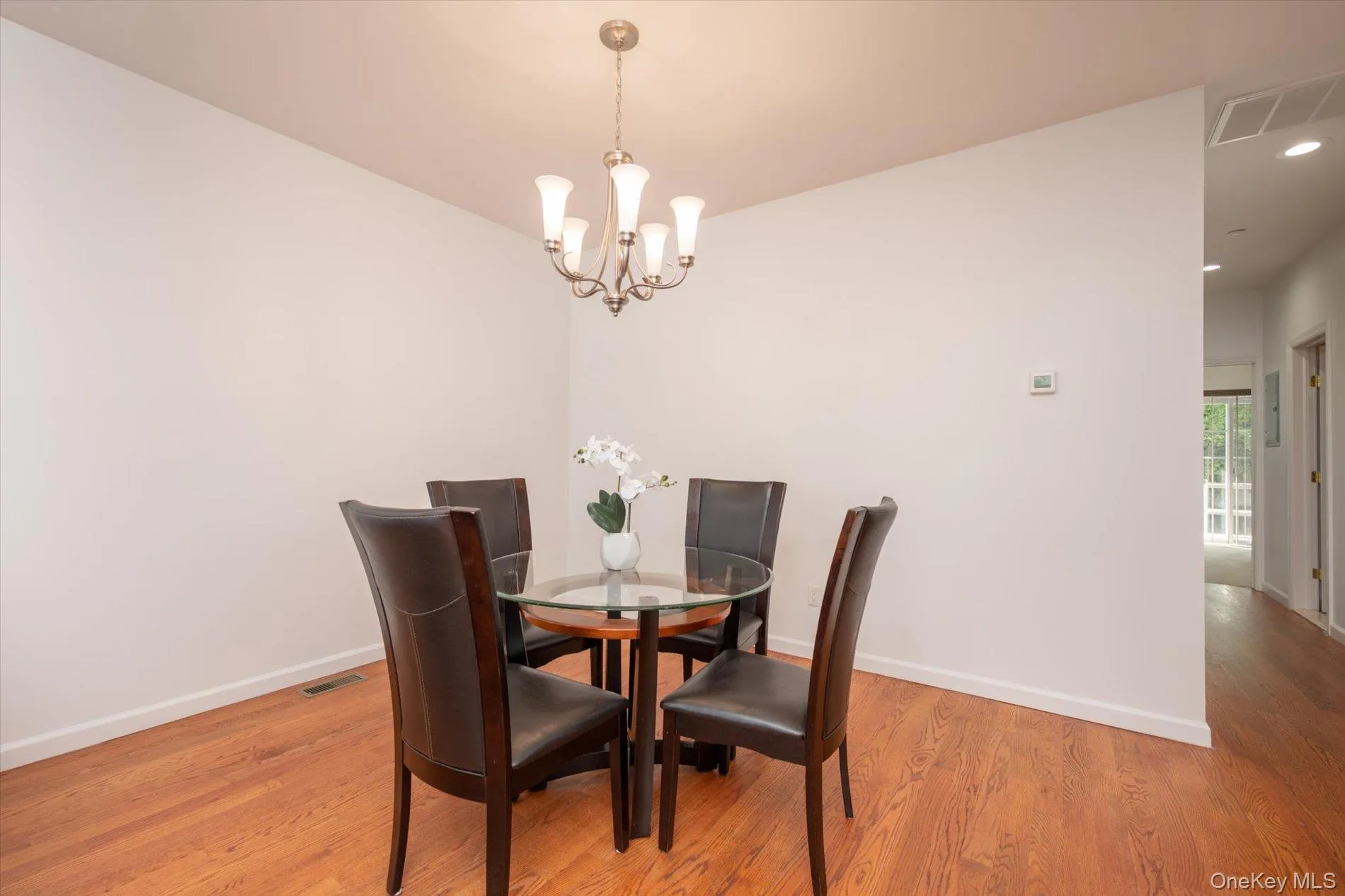 180 Spring Drive, Hempstead, NY, 2 Bedrooms Bedrooms, 5 Rooms Rooms,2 BathroomsBathrooms,Residential,For Rent,Spring,0,1057611 180 Spring Drive, Hempstead, NY, 2 Bedrooms Bedrooms, 5 Rooms Rooms,2 BathroomsBathrooms,Residential,For Rent,Spring,0,1057611