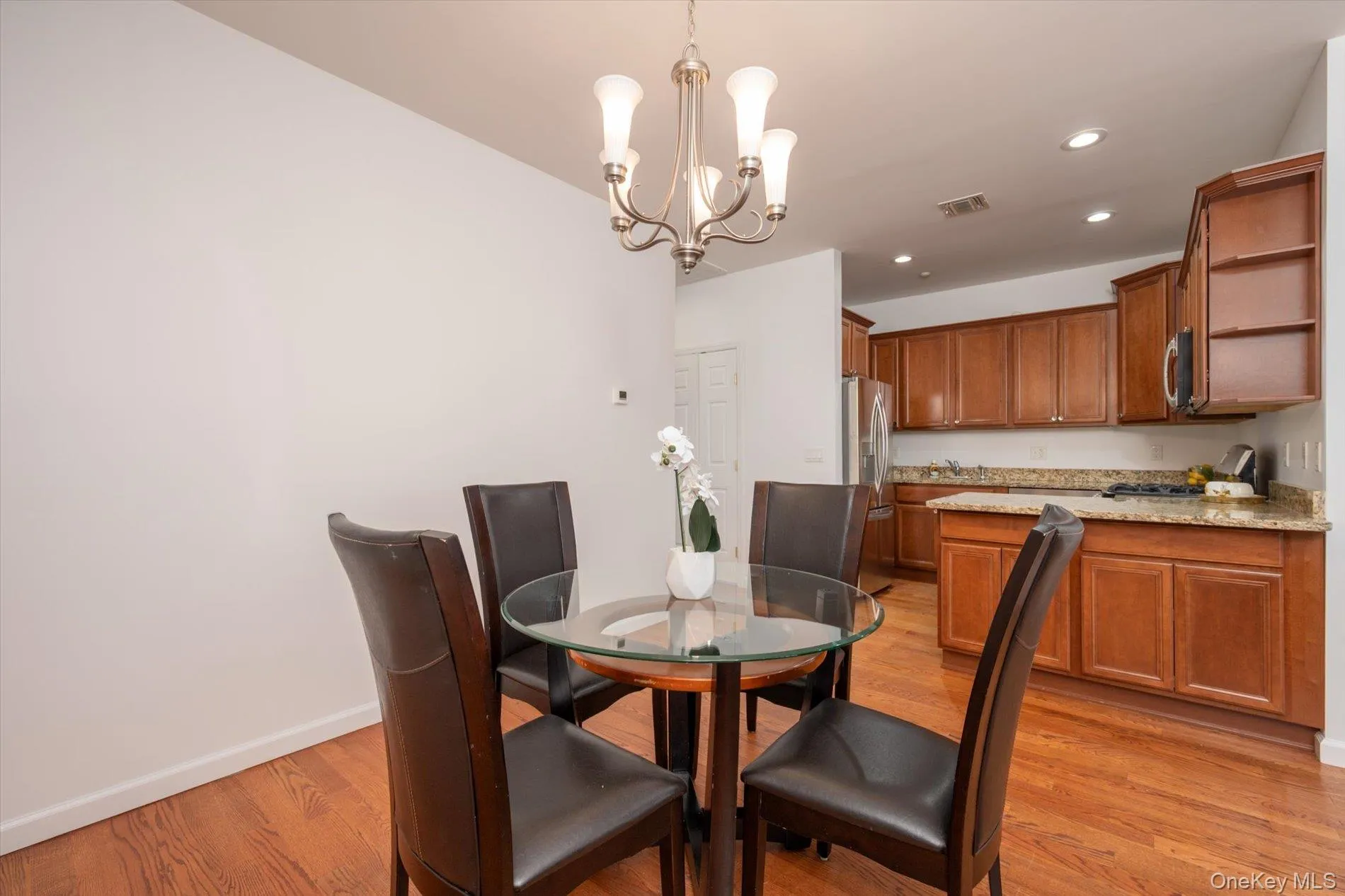 180 Spring Drive, Hempstead, NY, 2 Bedrooms Bedrooms, 5 Rooms Rooms,2 BathroomsBathrooms,Residential,For Rent,Spring,0,1057611 180 Spring Drive, Hempstead, NY, 2 Bedrooms Bedrooms, 5 Rooms Rooms,2 BathroomsBathrooms,Residential,For Rent,Spring,0,1057611