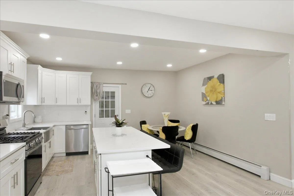 63 Neck Court, West Babylon, NY, 4 Bedrooms Bedrooms, 9 Rooms Rooms,2 BathroomsBathrooms,Residential,For Rent,Neck,0,1057615 63 Neck Court, West Babylon, NY, 4 Bedrooms Bedrooms, 9 Rooms Rooms,2 BathroomsBathrooms,Residential,For Rent,Neck,0,1057615