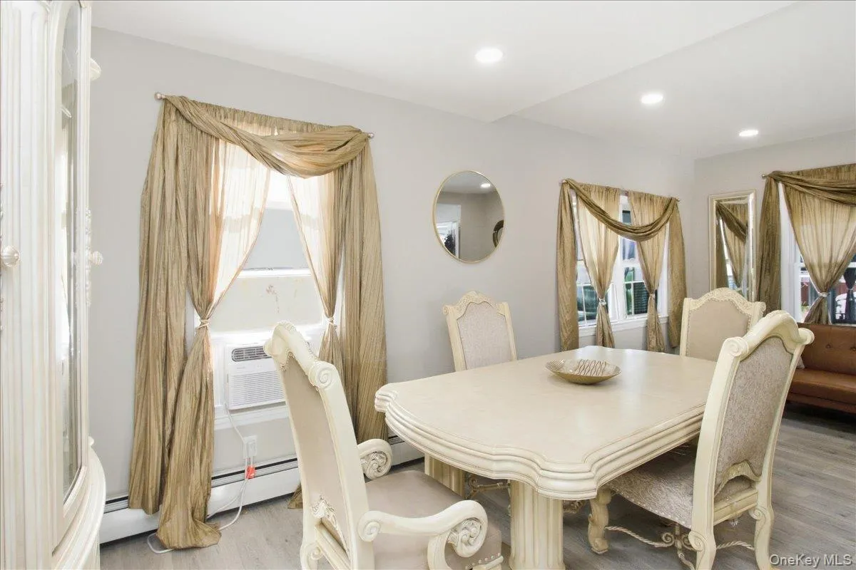 63 Neck Court, West Babylon, NY, 4 Bedrooms Bedrooms, 9 Rooms Rooms,2 BathroomsBathrooms,Residential,For Rent,Neck,0,1057615 63 Neck Court, West Babylon, NY, 4 Bedrooms Bedrooms, 9 Rooms Rooms,2 BathroomsBathrooms,Residential,For Rent,Neck,0,1057615