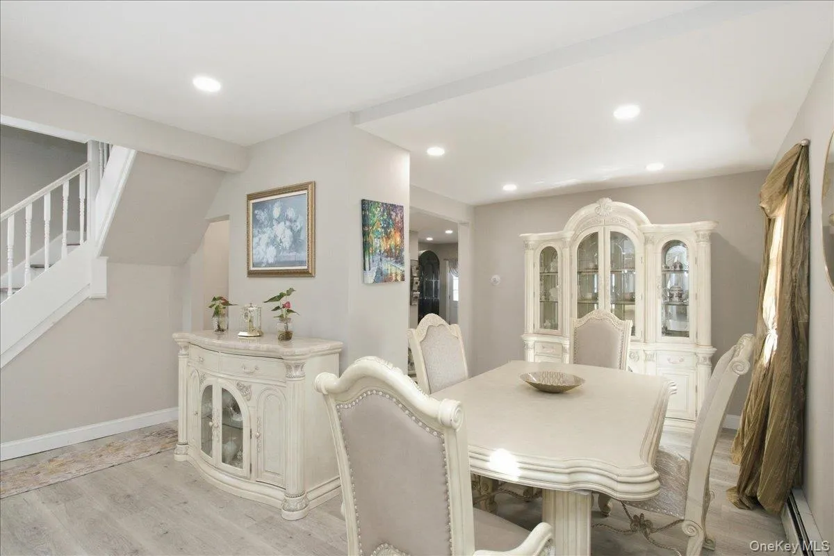 63 Neck Court, West Babylon, NY, 4 Bedrooms Bedrooms, 9 Rooms Rooms,2 BathroomsBathrooms,Residential,For Rent,Neck,0,1057615 63 Neck Court, West Babylon, NY, 4 Bedrooms Bedrooms, 9 Rooms Rooms,2 BathroomsBathrooms,Residential,For Rent,Neck,0,1057615