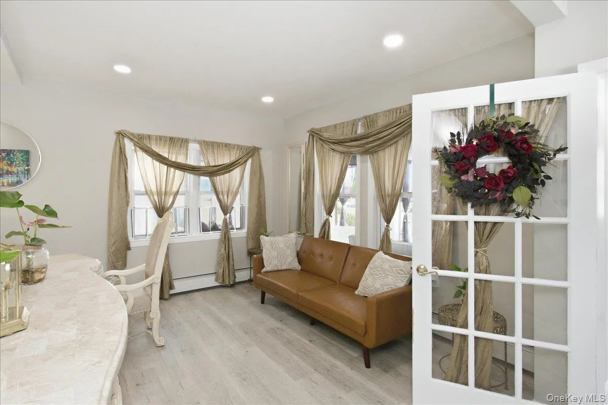 63 Neck Court, West Babylon, NY, 4 Bedrooms Bedrooms, 9 Rooms Rooms,2 BathroomsBathrooms,Residential,For Rent,Neck,0,1057615 63 Neck Court, West Babylon, NY, 4 Bedrooms Bedrooms, 9 Rooms Rooms,2 BathroomsBathrooms,Residential,For Rent,Neck,0,1057615