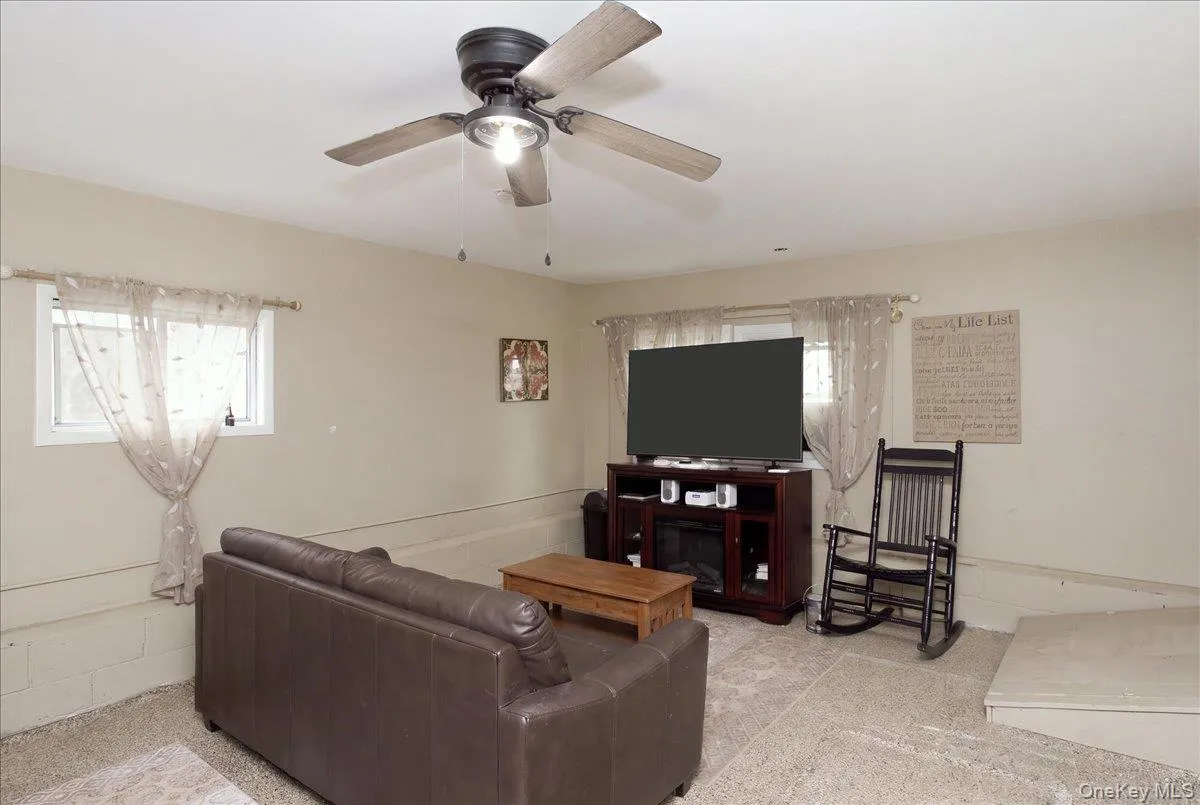 63 Neck Court, West Babylon, NY, 4 Bedrooms Bedrooms, 9 Rooms Rooms,2 BathroomsBathrooms,Residential,For Rent,Neck,0,1057615 63 Neck Court, West Babylon, NY, 4 Bedrooms Bedrooms, 9 Rooms Rooms,2 BathroomsBathrooms,Residential,For Rent,Neck,0,1057615