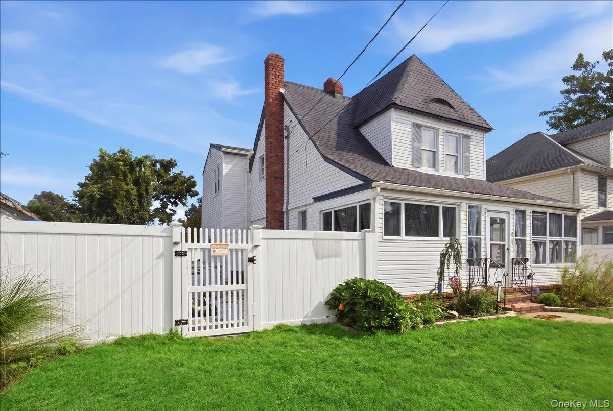 63 Neck Court, West Babylon, NY, 4 Bedrooms Bedrooms, 9 Rooms Rooms,2 BathroomsBathrooms,Residential,For Rent,Neck,0,1057615 63 Neck Court, West Babylon, NY, 4 Bedrooms Bedrooms, 9 Rooms Rooms,2 BathroomsBathrooms,Residential,For Rent,Neck,0,1057615