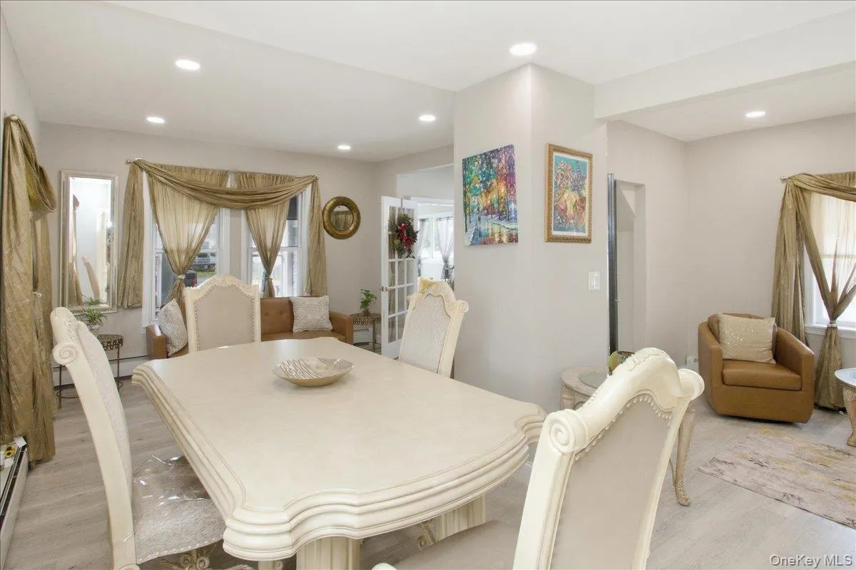 63 Neck Court, West Babylon, NY, 4 Bedrooms Bedrooms, 9 Rooms Rooms,2 BathroomsBathrooms,Residential,For Rent,Neck,0,1057615 63 Neck Court, West Babylon, NY, 4 Bedrooms Bedrooms, 9 Rooms Rooms,2 BathroomsBathrooms,Residential,For Rent,Neck,0,1057615