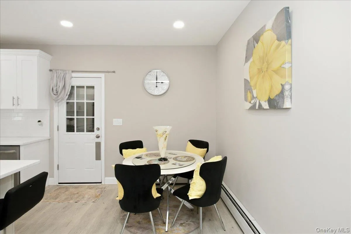 63 Neck Court, West Babylon, NY, 4 Bedrooms Bedrooms, 9 Rooms Rooms,2 BathroomsBathrooms,Residential,For Rent,Neck,0,1057615 63 Neck Court, West Babylon, NY, 4 Bedrooms Bedrooms, 9 Rooms Rooms,2 BathroomsBathrooms,Residential,For Rent,Neck,0,1057615
