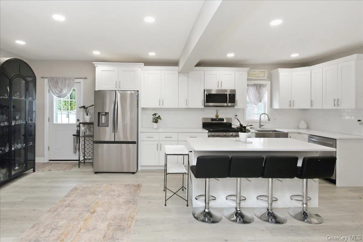 63 Neck Court, West Babylon, NY, 4 Bedrooms Bedrooms, 9 Rooms Rooms,2 BathroomsBathrooms,Residential,For Rent,Neck,0,1057615 63 Neck Court, West Babylon, NY, 4 Bedrooms Bedrooms, 9 Rooms Rooms,2 BathroomsBathrooms,Residential,For Rent,Neck,0,1057615