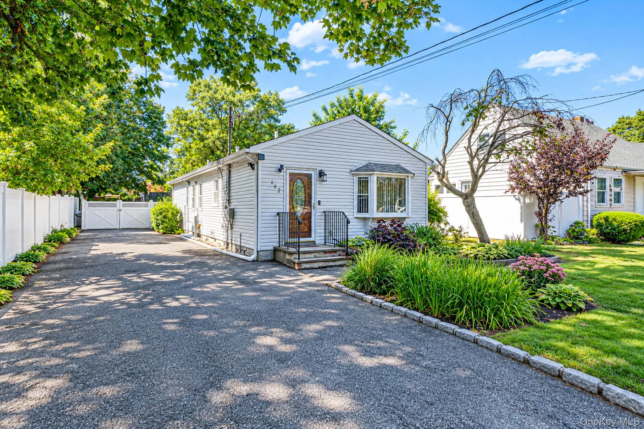 182 Commack Road, Babylon, NY, 3 Bedrooms Bedrooms, 6 Rooms Rooms,2 BathroomsBathrooms,Residential,For Rent,Commack,0,1057621 182 Commack Road, Babylon, NY, 3 Bedrooms Bedrooms, 6 Rooms Rooms,2 BathroomsBathrooms,Residential,For Rent,Commack,0,1057621