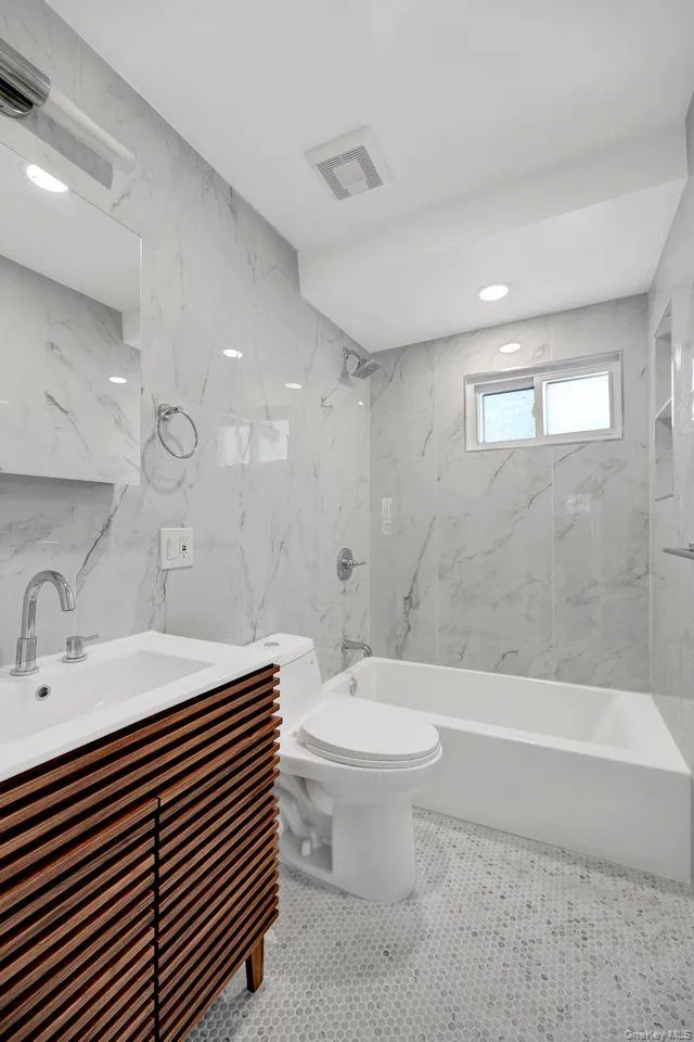 870 Southern Parkway, Hempstead, NY, 4 Bedrooms Bedrooms, 8 Rooms Rooms,2 BathroomsBathrooms,Residential,For Rent,Southern,0,1057632 870 Southern Parkway, Hempstead, NY, 4 Bedrooms Bedrooms, 8 Rooms Rooms,2 BathroomsBathrooms,Residential,For Rent,Southern,0,1057632