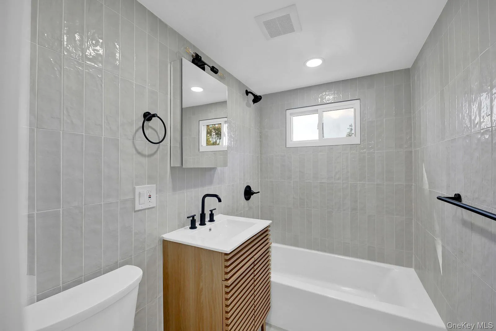 870 Southern Parkway, Hempstead, NY, 4 Bedrooms Bedrooms, 8 Rooms Rooms,2 BathroomsBathrooms,Residential,For Rent,Southern,0,1057632 870 Southern Parkway, Hempstead, NY, 4 Bedrooms Bedrooms, 8 Rooms Rooms,2 BathroomsBathrooms,Residential,For Rent,Southern,0,1057632