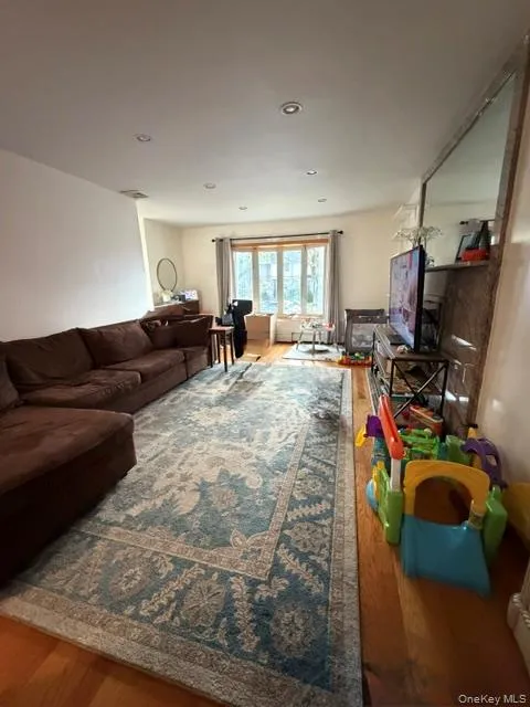1001 5th Avenue, Hempstead, NY, 4 Bedroom Bedrooms, 9 Room Rooms,2 BathroomBathrooms,Residential Lease,For Rent,5th,0,1057635 1001 5th Avenue, Hempstead, NY, 4 Bedroom Bedrooms, 9 Room Rooms,2 BathroomBathrooms,Residential Lease,For Rent,5th,0,1057635