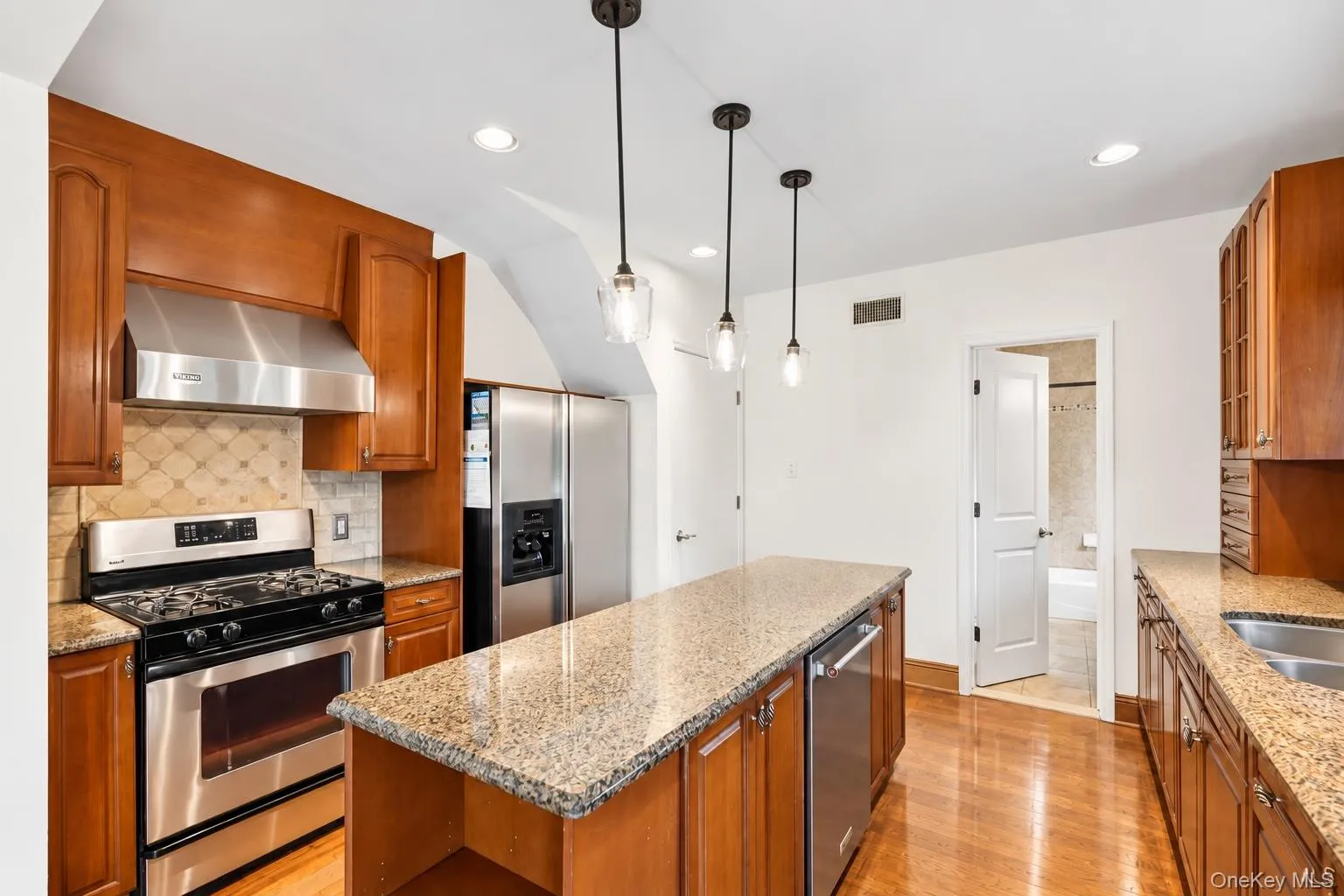 7 Atlantic Avenue, Clarkstown, NY, 5 Bedrooms Bedrooms, 9 Rooms Rooms,2 BathroomsBathrooms,Residential,For Rent,Atlantic,0,1057644 7 Atlantic Avenue, Clarkstown, NY, 5 Bedrooms Bedrooms, 9 Rooms Rooms,2 BathroomsBathrooms,Residential,For Rent,Atlantic,0,1057644