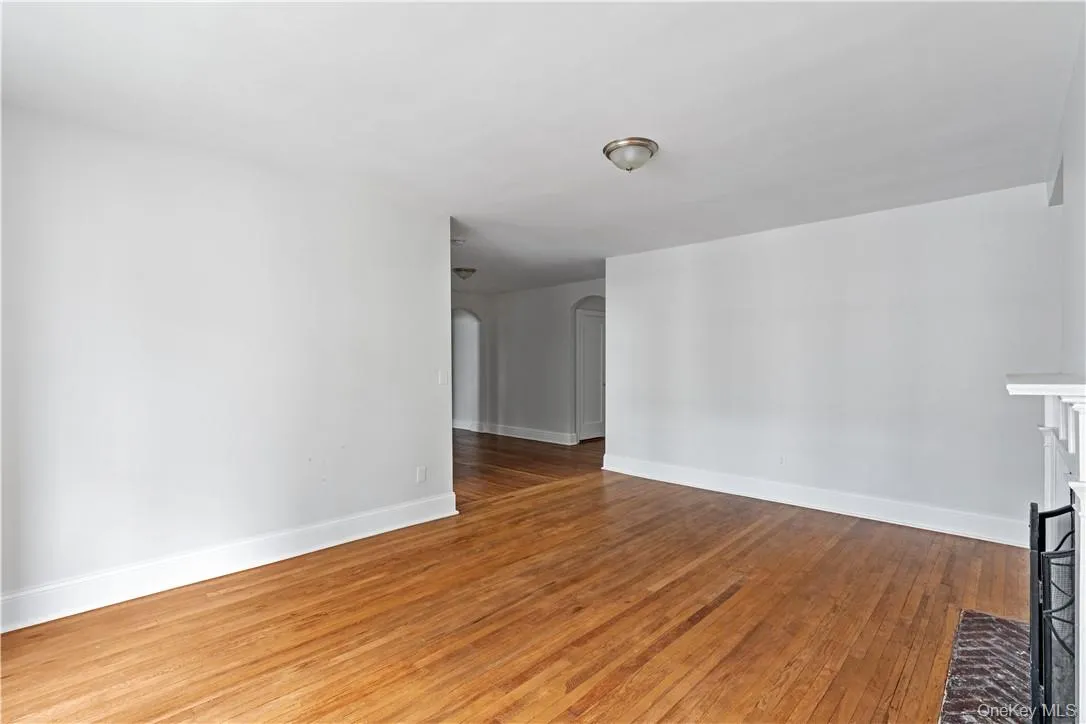 250 Martine Avenue, White Plains, NY, 3 Bedrooms Bedrooms, 5 Rooms Rooms,2 BathroomsBathrooms,Residential Lease,For Rent,Martine,0,1057646 250 Martine Avenue, White Plains, NY, 3 Bedrooms Bedrooms, 5 Rooms Rooms,2 BathroomsBathrooms,Residential Lease,For Rent,Martine,0,1057646