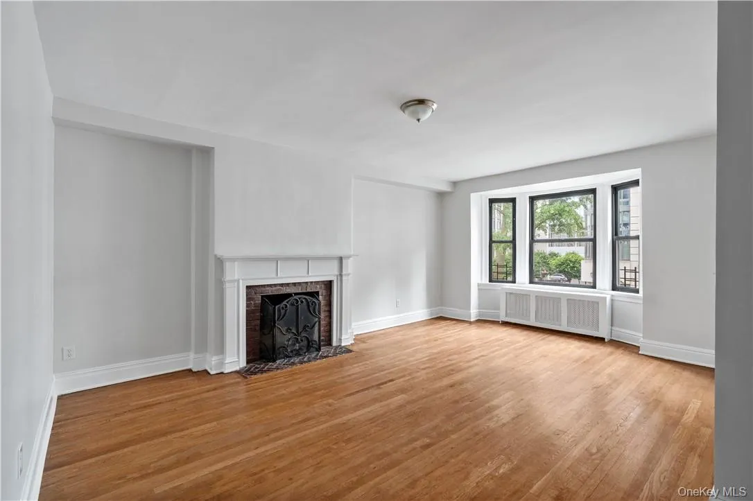 250 Martine Avenue, White Plains, NY, 3 Bedrooms Bedrooms, 5 Rooms Rooms,2 BathroomsBathrooms,Residential Lease,For Rent,Martine,0,1057646 250 Martine Avenue, White Plains, NY, 3 Bedrooms Bedrooms, 5 Rooms Rooms,2 BathroomsBathrooms,Residential Lease,For Rent,Martine,0,1057646