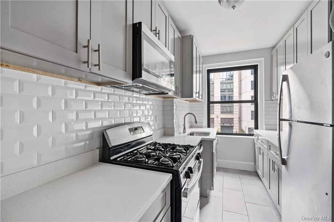 250 Martine Avenue, White Plains, NY, 3 Bedrooms Bedrooms, 5 Rooms Rooms,2 BathroomsBathrooms,Residential Lease,For Rent,Martine,0,1057646 250 Martine Avenue, White Plains, NY, 3 Bedrooms Bedrooms, 5 Rooms Rooms,2 BathroomsBathrooms,Residential Lease,For Rent,Martine,0,1057646