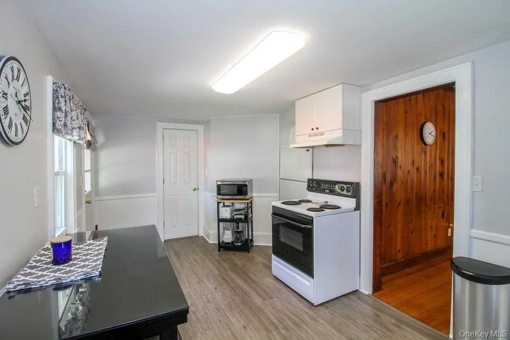 10 Park Street, Wappinger, NY, 3 Bedrooms Bedrooms, 7 Rooms Rooms,2 BathroomsBathrooms,Residential,For Rent,Park,0,1057648 10 Park Street, Wappinger, NY, 3 Bedrooms Bedrooms, 7 Rooms Rooms,2 BathroomsBathrooms,Residential,For Rent,Park,0,1057648