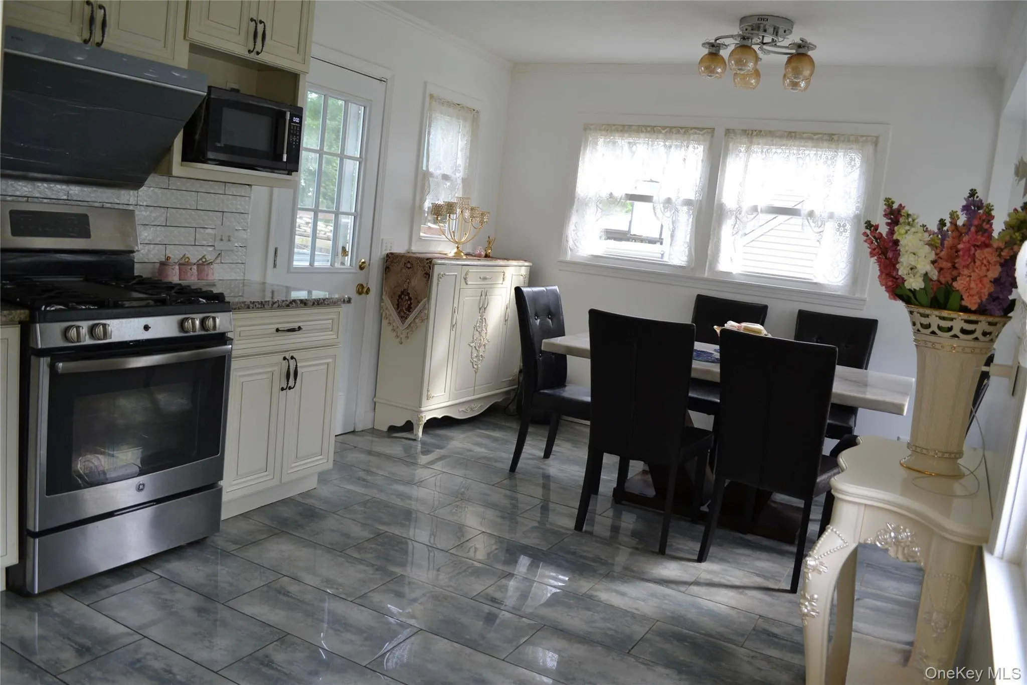 7 Grand Haven Drive, Huntington, NY, 5 Bedroom Bedrooms, 10 Room Rooms,2 BathroomBathrooms,Residential Lease,For Rent,Grand Haven,0,1057656 7 Grand Haven Drive, Huntington, NY, 5 Bedroom Bedrooms, 10 Room Rooms,2 BathroomBathrooms,Residential Lease,For Rent,Grand Haven,0,1057656