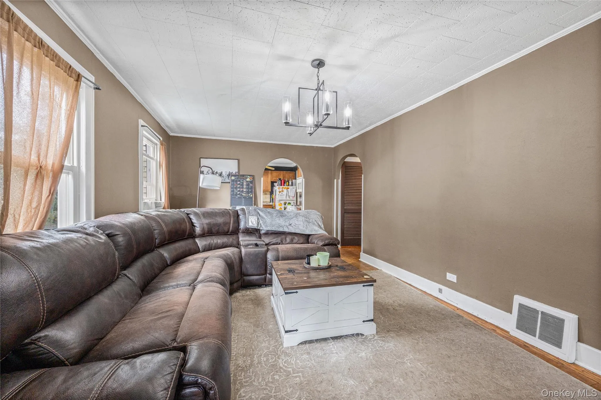 373 Oak Street, Brookhaven, NY, 4 Bedrooms Bedrooms, 6 Rooms Rooms,1 BathroomBathrooms,Residential,For Rent,Oak,0,1057657 373 Oak Street, Brookhaven, NY, 4 Bedrooms Bedrooms, 6 Rooms Rooms,1 BathroomBathrooms,Residential,For Rent,Oak,0,1057657