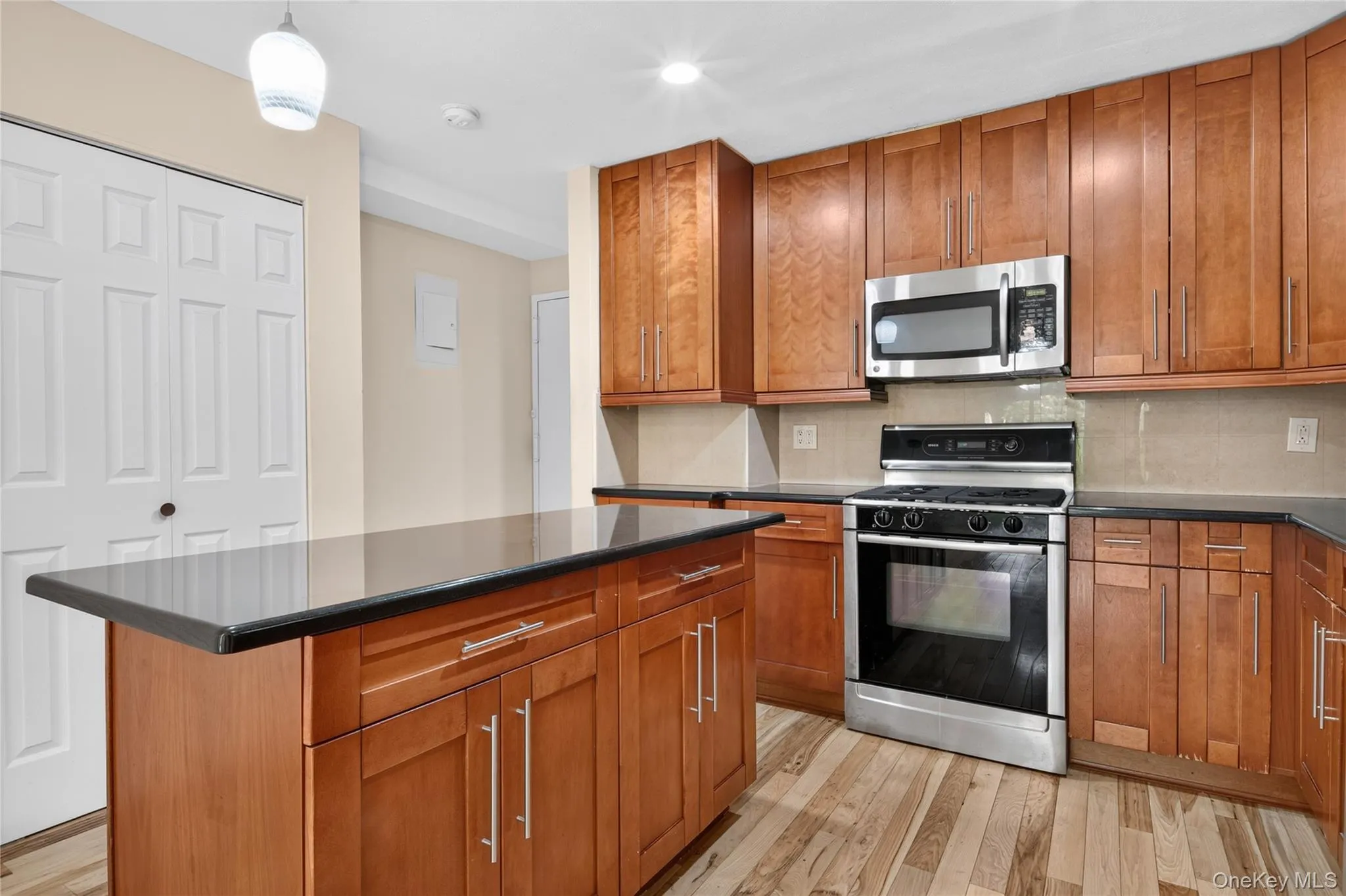12-32 Diane Place, New York, NY, 1 Bedroom Bedrooms, 4 Rooms Rooms,1 BathroomBathrooms,Residential,For Rent,Diane,0,1057665 12-32 Diane Place, New York, NY, 1 Bedroom Bedrooms, 4 Rooms Rooms,1 BathroomBathrooms,Residential,For Rent,Diane,0,1057665