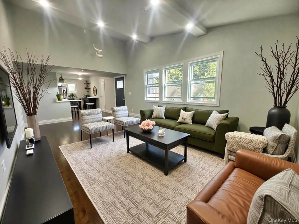 9 Holt Street, Babylon, NY, 4 Bedrooms Bedrooms, 10 Rooms Rooms,1 BathroomBathrooms,Residential,For Rent,Holt,0,1057666 9 Holt Street, Babylon, NY, 4 Bedrooms Bedrooms, 10 Rooms Rooms,1 BathroomBathrooms,Residential,For Rent,Holt,0,1057666