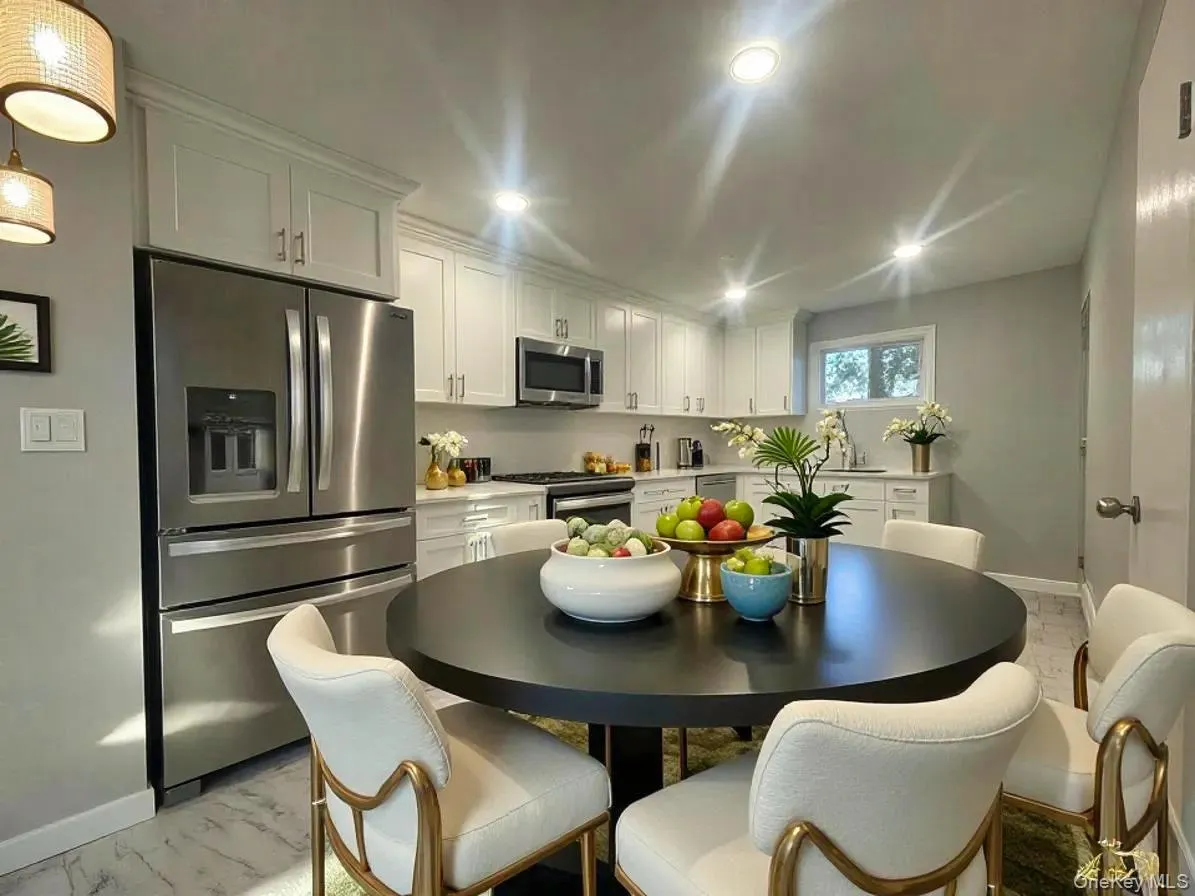 9 Holt Street, Babylon, NY, 4 Bedrooms Bedrooms, 10 Rooms Rooms,1 BathroomBathrooms,Residential,For Rent,Holt,0,1057666 9 Holt Street, Babylon, NY, 4 Bedrooms Bedrooms, 10 Rooms Rooms,1 BathroomBathrooms,Residential,For Rent,Holt,0,1057666