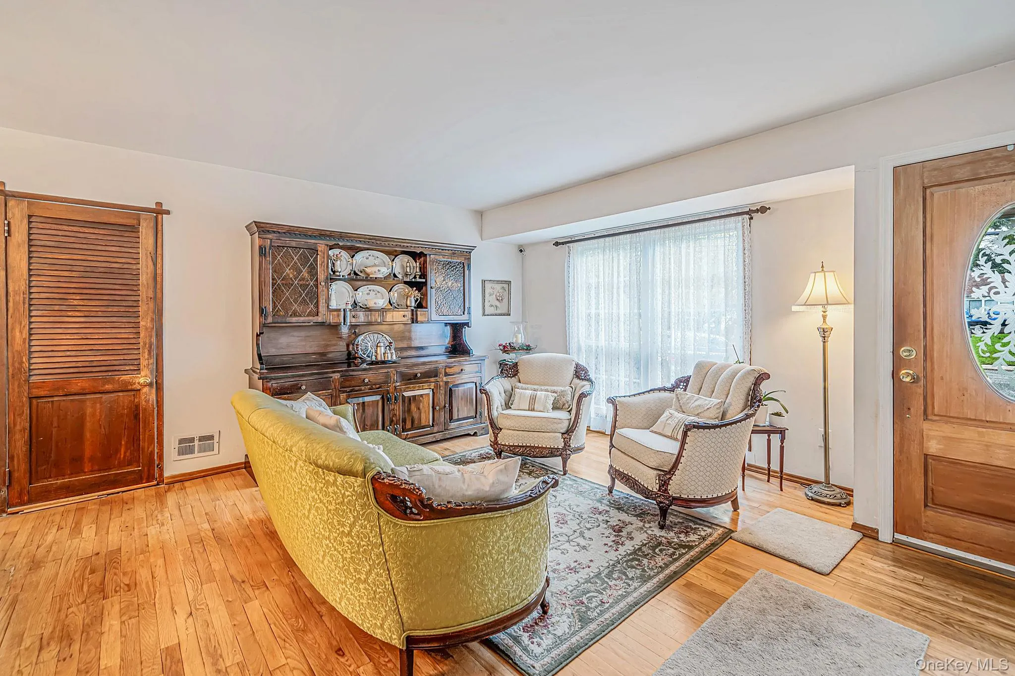 2909 Connecticut Avenue, Brookhaven, NY, 4 Bedrooms Bedrooms, 8 Rooms Rooms,3 BathroomsBathrooms,Residential,For Rent,Connecticut,0,1057669 2909 Connecticut Avenue, Brookhaven, NY, 4 Bedrooms Bedrooms, 8 Rooms Rooms,3 BathroomsBathrooms,Residential,For Rent,Connecticut,0,1057669