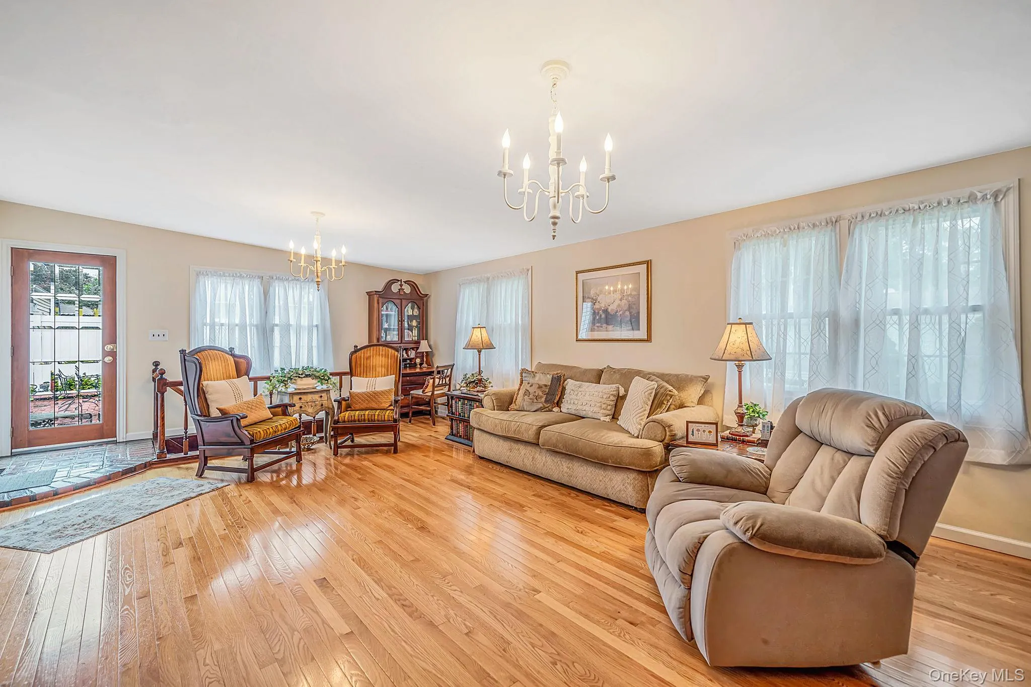 2909 Connecticut Avenue, Brookhaven, NY, 4 Bedrooms Bedrooms, 8 Rooms Rooms,3 BathroomsBathrooms,Residential,For Rent,Connecticut,0,1057669 2909 Connecticut Avenue, Brookhaven, NY, 4 Bedrooms Bedrooms, 8 Rooms Rooms,3 BathroomsBathrooms,Residential,For Rent,Connecticut,0,1057669