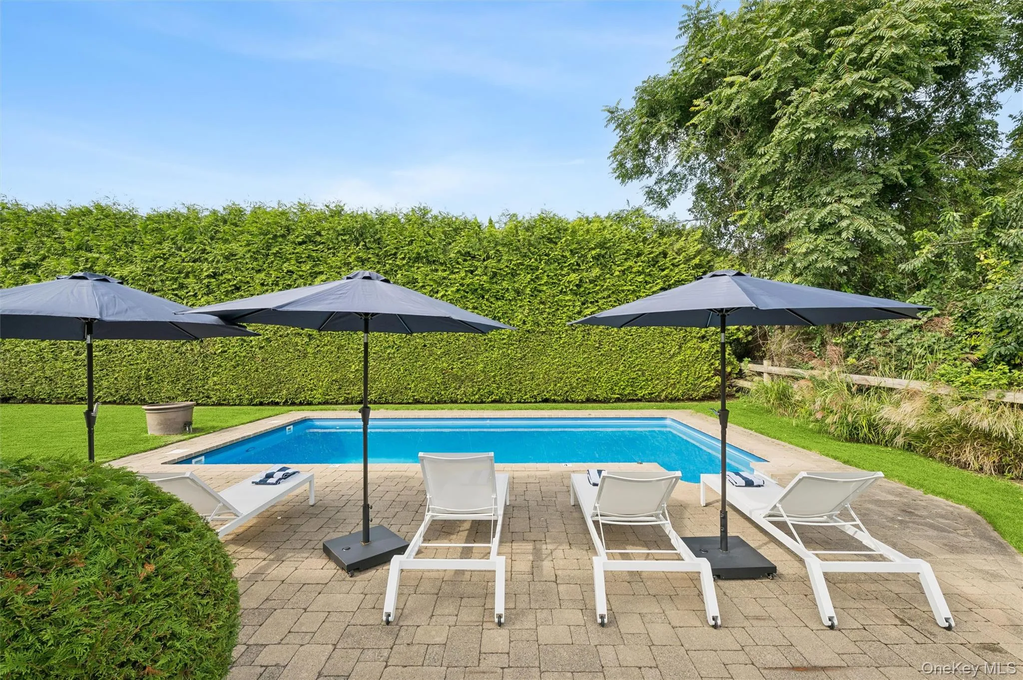8 Powers Drive, Southampton, NY, 4 Bedrooms Bedrooms, 10 Rooms Rooms,3 BathroomsBathrooms,Residential Lease,For Rent,Powers,0,1057672 8 Powers Drive, Southampton, NY, 4 Bedrooms Bedrooms, 10 Rooms Rooms,3 BathroomsBathrooms,Residential Lease,For Rent,Powers,0,1057672