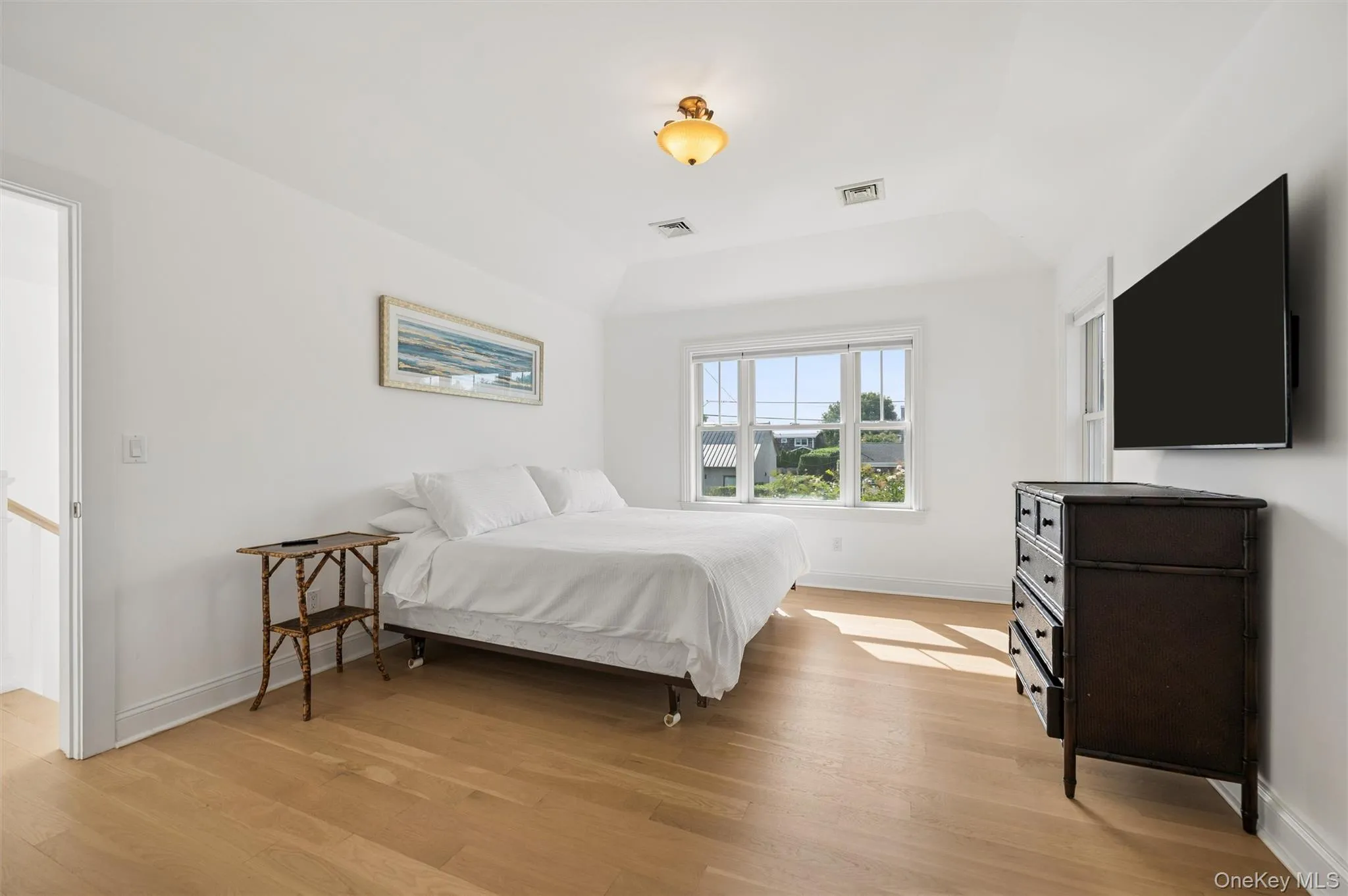 8 Powers Drive, Southampton, NY, 4 Bedrooms Bedrooms, 10 Rooms Rooms,3 BathroomsBathrooms,Residential Lease,For Rent,Powers,0,1057672 8 Powers Drive, Southampton, NY, 4 Bedrooms Bedrooms, 10 Rooms Rooms,3 BathroomsBathrooms,Residential Lease,For Rent,Powers,0,1057672
