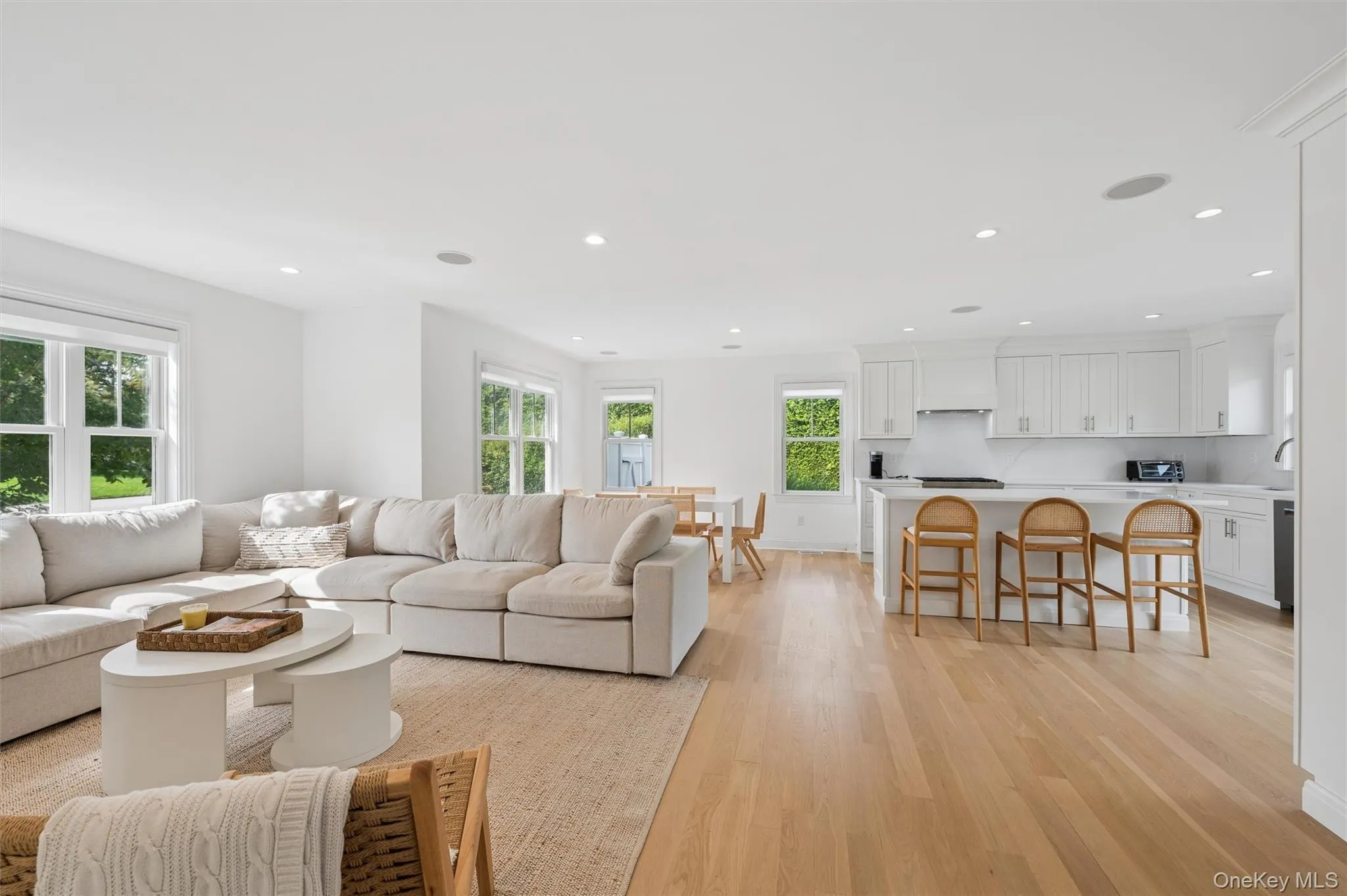 8 Powers Drive, Southampton, NY, 4 Bedrooms Bedrooms, 10 Rooms Rooms,3 BathroomsBathrooms,Residential Lease,For Rent,Powers,0,1057672 8 Powers Drive, Southampton, NY, 4 Bedrooms Bedrooms, 10 Rooms Rooms,3 BathroomsBathrooms,Residential Lease,For Rent,Powers,0,1057672