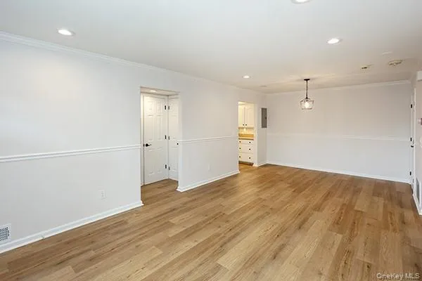 43 Cambridge Drive, Babylon, NY, 2 Bedrooms Bedrooms, 6 Rooms Rooms,2 BathroomsBathrooms,Residential,For Rent,Cambridge,0,1057673 43 Cambridge Drive, Babylon, NY, 2 Bedrooms Bedrooms, 6 Rooms Rooms,2 BathroomsBathrooms,Residential,For Rent,Cambridge,0,1057673