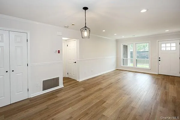 43 Cambridge Drive, Babylon, NY, 2 Bedrooms Bedrooms, 6 Rooms Rooms,2 BathroomsBathrooms,Residential,For Rent,Cambridge,0,1057673 43 Cambridge Drive, Babylon, NY, 2 Bedrooms Bedrooms, 6 Rooms Rooms,2 BathroomsBathrooms,Residential,For Rent,Cambridge,0,1057673
