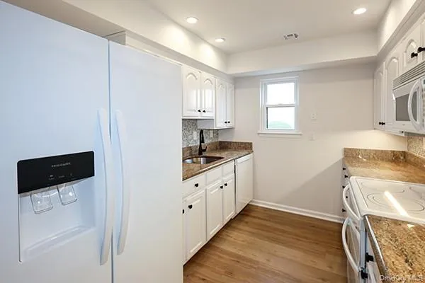 43 Cambridge Drive, Babylon, NY, 2 Bedrooms Bedrooms, 6 Rooms Rooms,2 BathroomsBathrooms,Residential,For Rent,Cambridge,0,1057673 43 Cambridge Drive, Babylon, NY, 2 Bedrooms Bedrooms, 6 Rooms Rooms,2 BathroomsBathrooms,Residential,For Rent,Cambridge,0,1057673