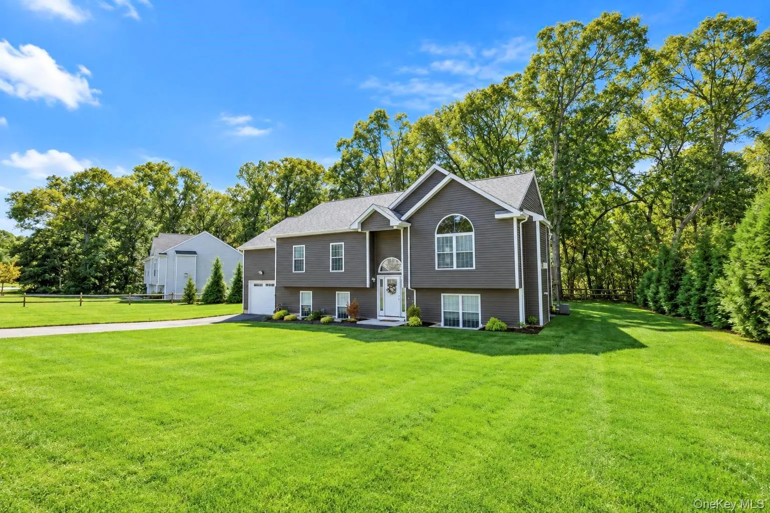 77 Maple Wood Lane, Riverhead, NY, 3 Bedrooms Bedrooms, 7 Rooms Rooms,2 BathroomsBathrooms,Residential,For Rent,Maple Wood,0,1057678 77 Maple Wood Lane, Riverhead, NY, 3 Bedrooms Bedrooms, 7 Rooms Rooms,2 BathroomsBathrooms,Residential,For Rent,Maple Wood,0,1057678