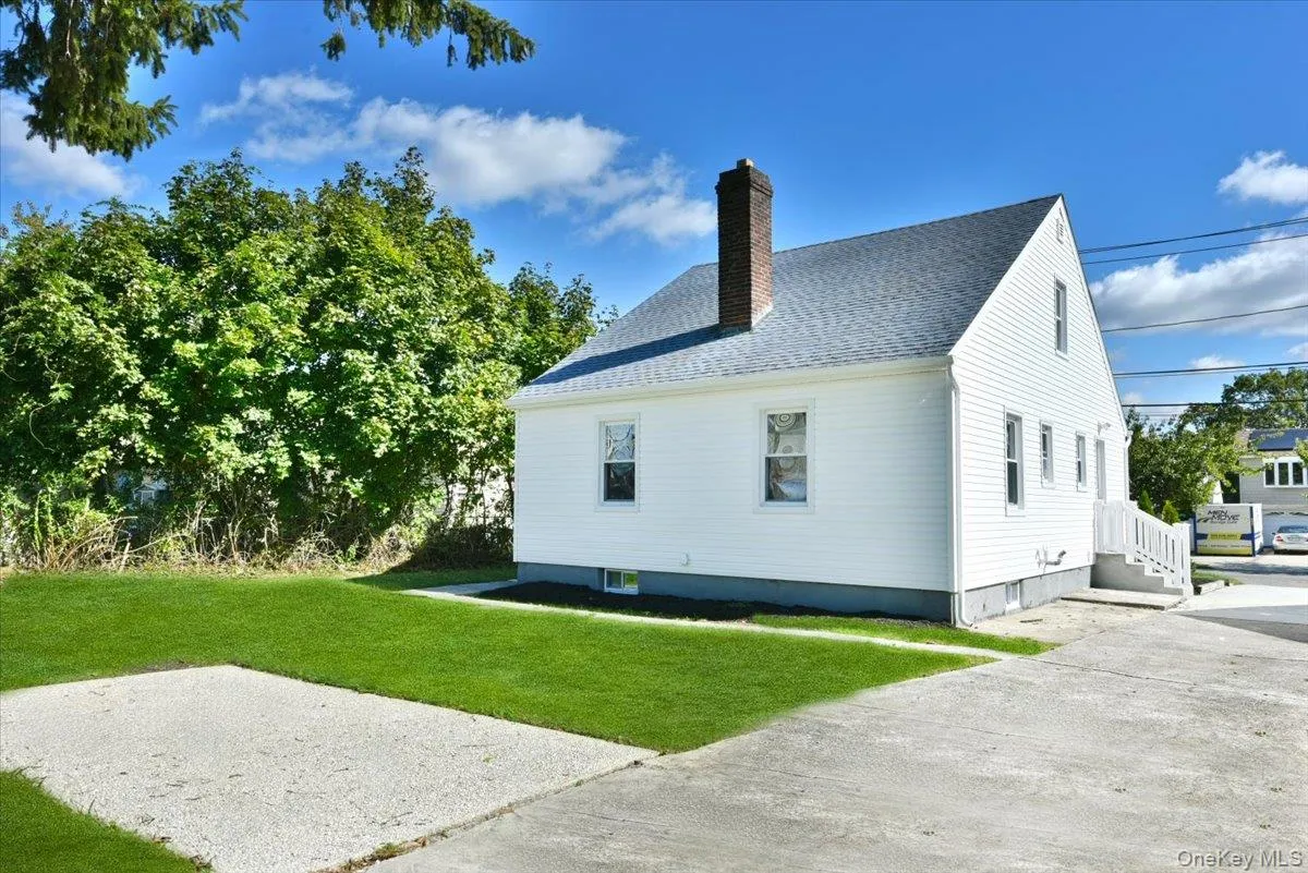 11 Grant Street, Hempstead, NY, 4 Bedrooms Bedrooms, 8 Rooms Rooms,2 BathroomsBathrooms,Residential,For Rent,Grant,0,1057680 11 Grant Street, Hempstead, NY, 4 Bedrooms Bedrooms, 8 Rooms Rooms,2 BathroomsBathrooms,Residential,For Rent,Grant,0,1057680