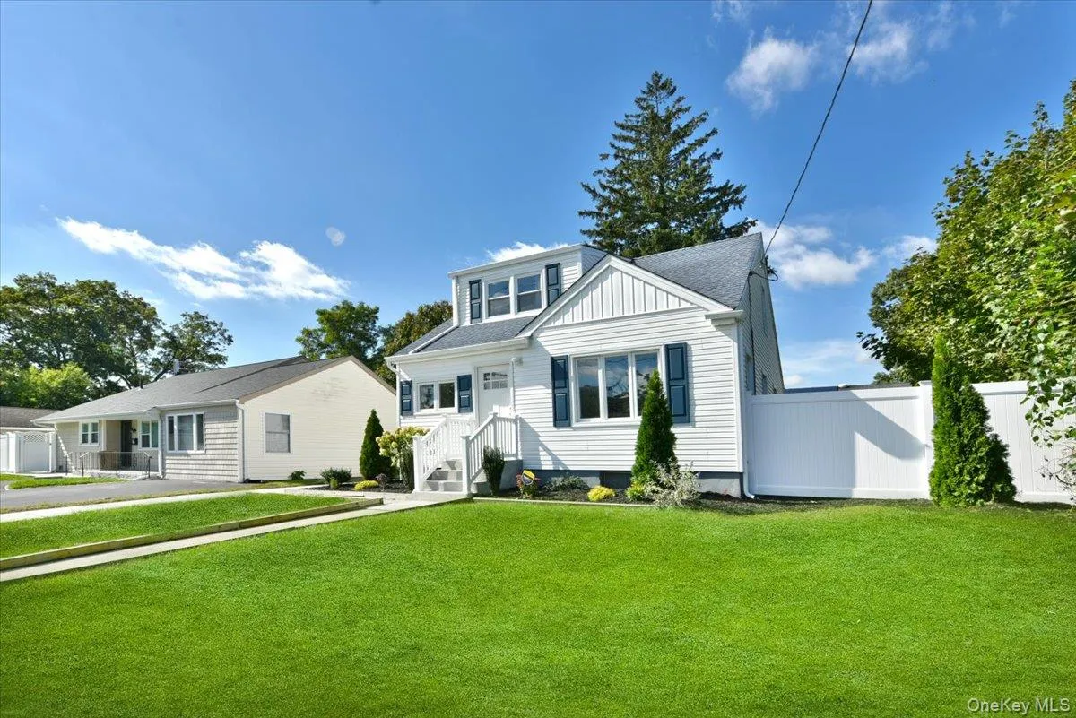 11 Grant Street, Hempstead, NY, 4 Bedrooms Bedrooms, 8 Rooms Rooms,2 BathroomsBathrooms,Residential,For Rent,Grant,0,1057680 11 Grant Street, Hempstead, NY, 4 Bedrooms Bedrooms, 8 Rooms Rooms,2 BathroomsBathrooms,Residential,For Rent,Grant,0,1057680