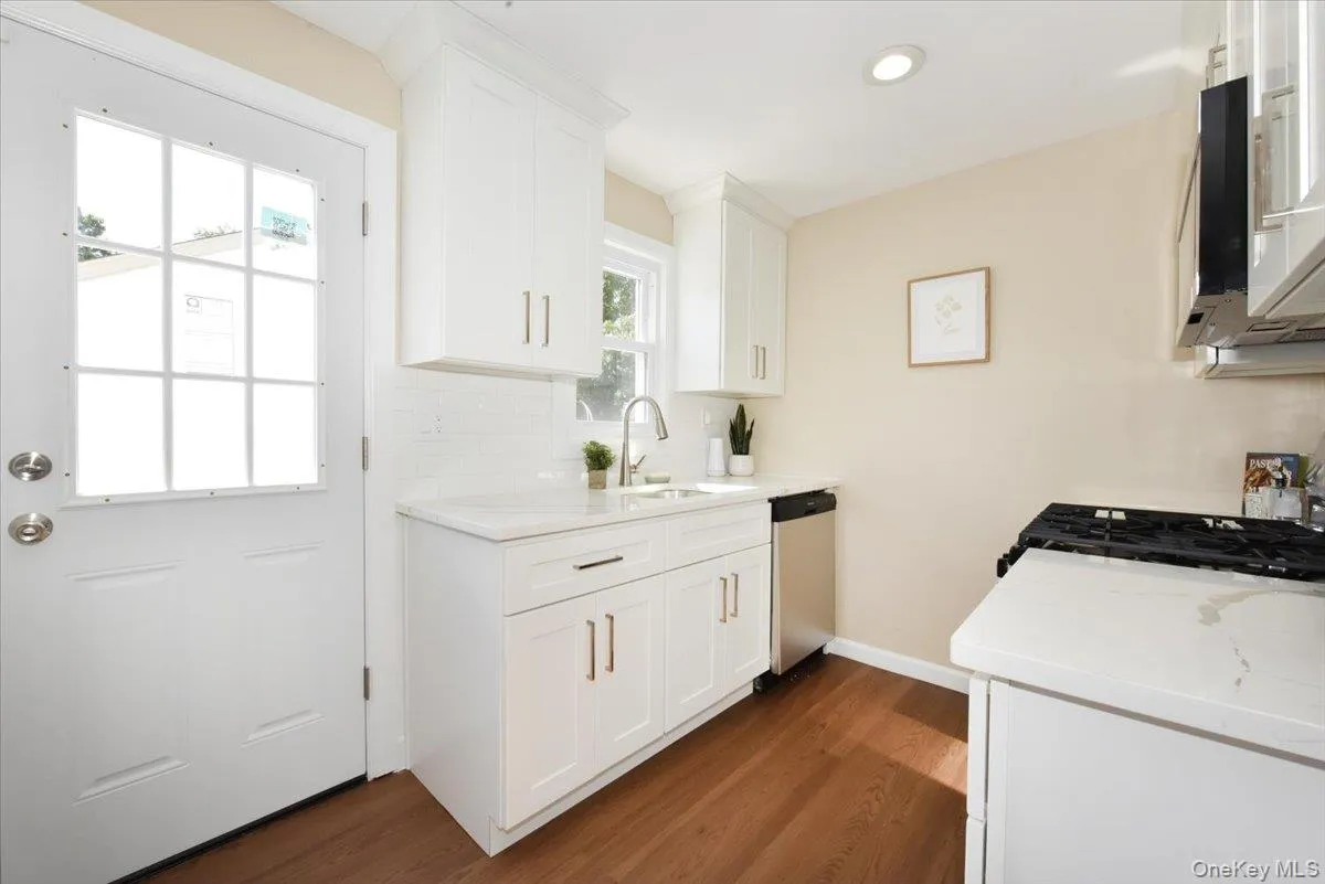 11 Grant Street, Hempstead, NY, 4 Bedrooms Bedrooms, 8 Rooms Rooms,2 BathroomsBathrooms,Residential,For Rent,Grant,0,1057680 11 Grant Street, Hempstead, NY, 4 Bedrooms Bedrooms, 8 Rooms Rooms,2 BathroomsBathrooms,Residential,For Rent,Grant,0,1057680