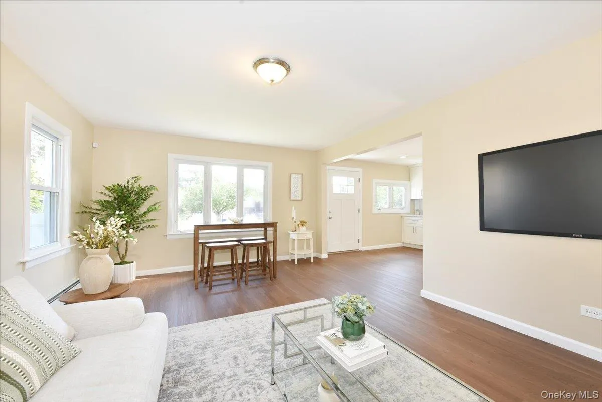 11 Grant Street, Hempstead, NY, 4 Bedrooms Bedrooms, 8 Rooms Rooms,2 BathroomsBathrooms,Residential,For Rent,Grant,0,1057680 11 Grant Street, Hempstead, NY, 4 Bedrooms Bedrooms, 8 Rooms Rooms,2 BathroomsBathrooms,Residential,For Rent,Grant,0,1057680