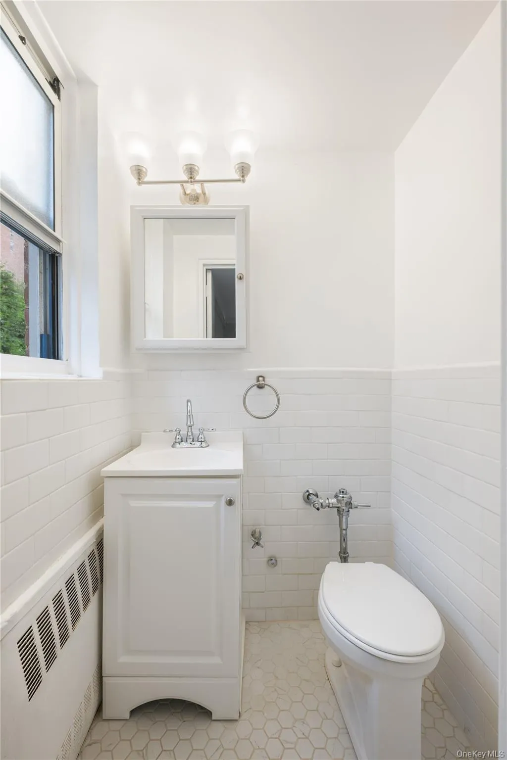 3725 Henry Hudson Parkway, New York, NY, 2 Bedrooms Bedrooms, 6 Rooms Rooms,2 BathroomsBathrooms,Residential,For Rent,Henry Hudson,0,1057691 3725 Henry Hudson Parkway, New York, NY, 2 Bedrooms Bedrooms, 6 Rooms Rooms,2 BathroomsBathrooms,Residential,For Rent,Henry Hudson,0,1057691