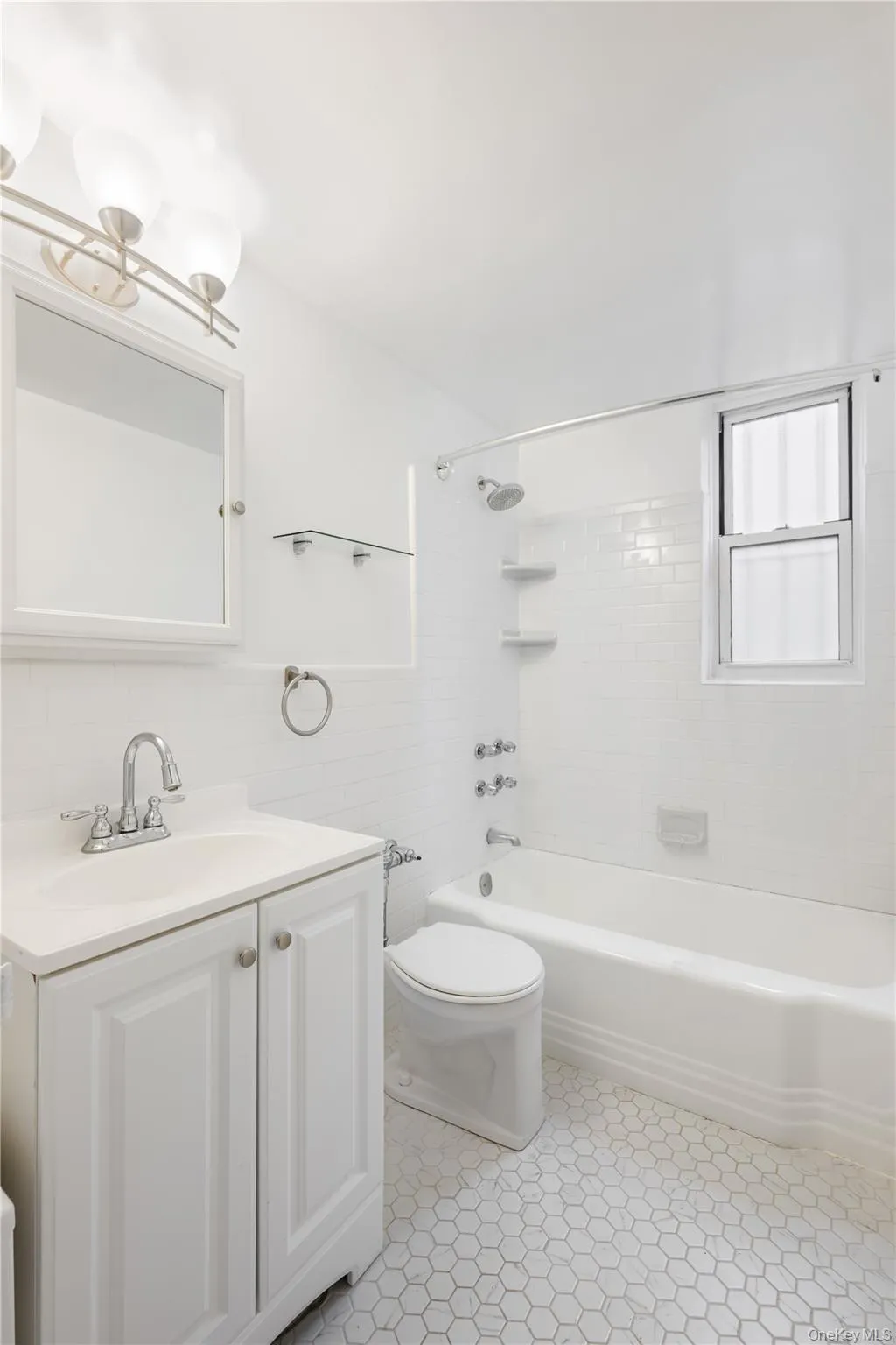 3725 Henry Hudson Parkway, New York, NY, 2 Bedrooms Bedrooms, 6 Rooms Rooms,2 BathroomsBathrooms,Residential,For Rent,Henry Hudson,0,1057691 3725 Henry Hudson Parkway, New York, NY, 2 Bedrooms Bedrooms, 6 Rooms Rooms,2 BathroomsBathrooms,Residential,For Rent,Henry Hudson,0,1057691