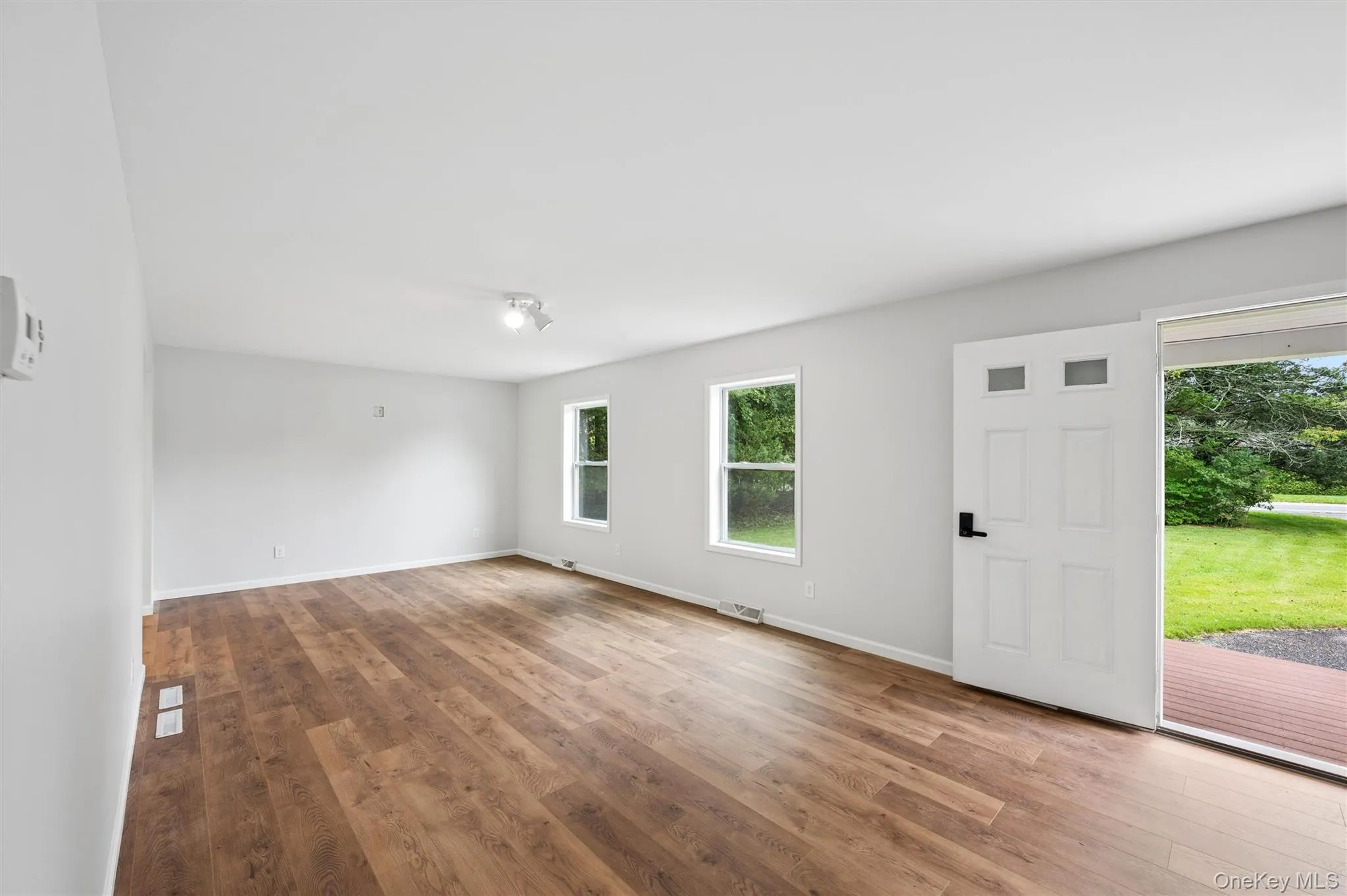 147A Old Country Rd, Southampton, NY, 3 Bedrooms Bedrooms, 6 Rooms Rooms,2 BathroomsBathrooms,Residential,For Rent,Old Country Rd,0,1057697 147A Old Country Rd, Southampton, NY, 3 Bedrooms Bedrooms, 6 Rooms Rooms,2 BathroomsBathrooms,Residential,For Rent,Old Country Rd,0,1057697