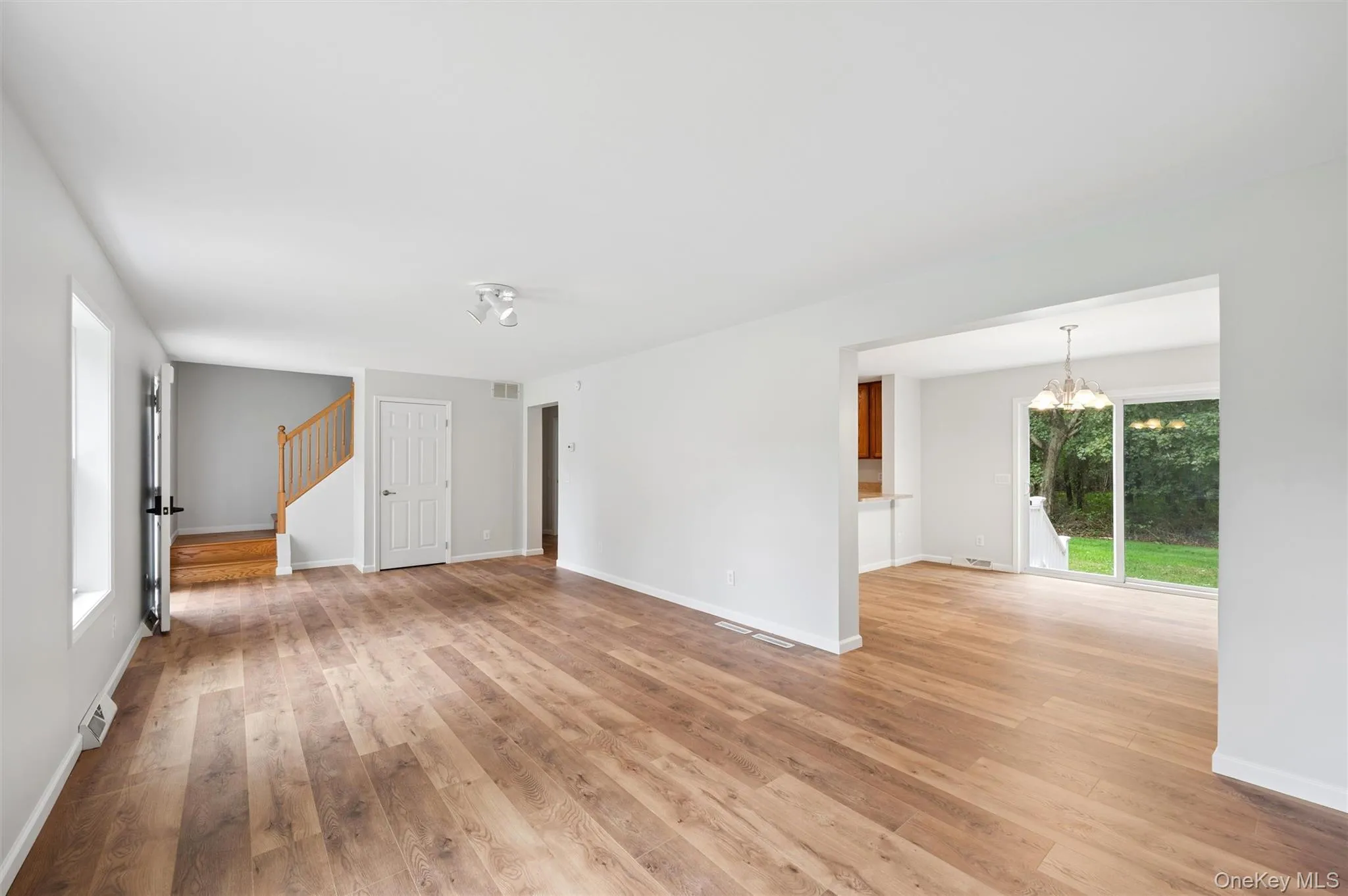 147A Old Country Rd, Southampton, NY, 3 Bedrooms Bedrooms, 6 Rooms Rooms,2 BathroomsBathrooms,Residential,For Rent,Old Country Rd,0,1057697 147A Old Country Rd, Southampton, NY, 3 Bedrooms Bedrooms, 6 Rooms Rooms,2 BathroomsBathrooms,Residential,For Rent,Old Country Rd,0,1057697