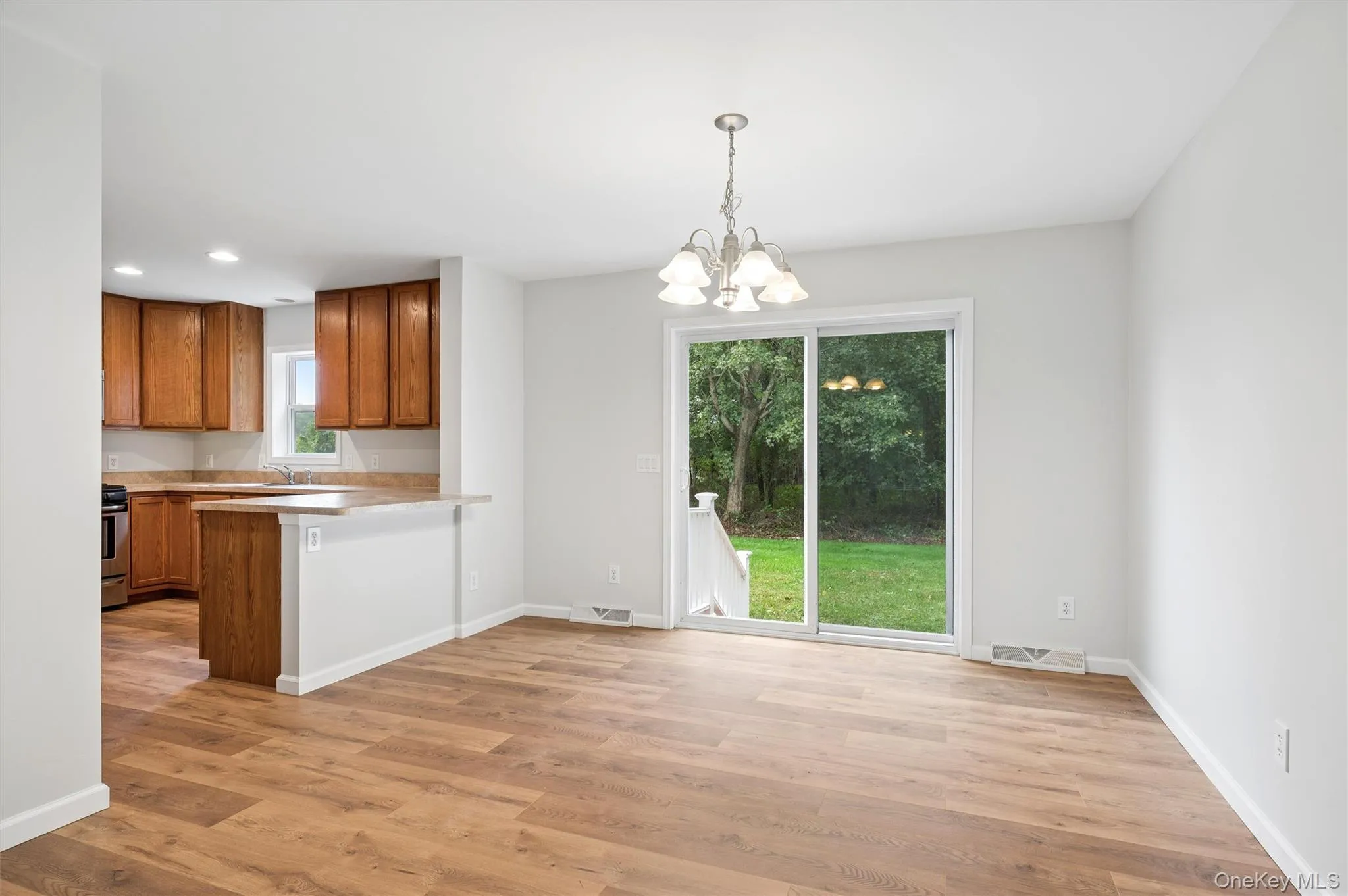 147A Old Country Rd, Southampton, NY, 3 Bedrooms Bedrooms, 6 Rooms Rooms,2 BathroomsBathrooms,Residential,For Rent,Old Country Rd,0,1057697 147A Old Country Rd, Southampton, NY, 3 Bedrooms Bedrooms, 6 Rooms Rooms,2 BathroomsBathrooms,Residential,For Rent,Old Country Rd,0,1057697