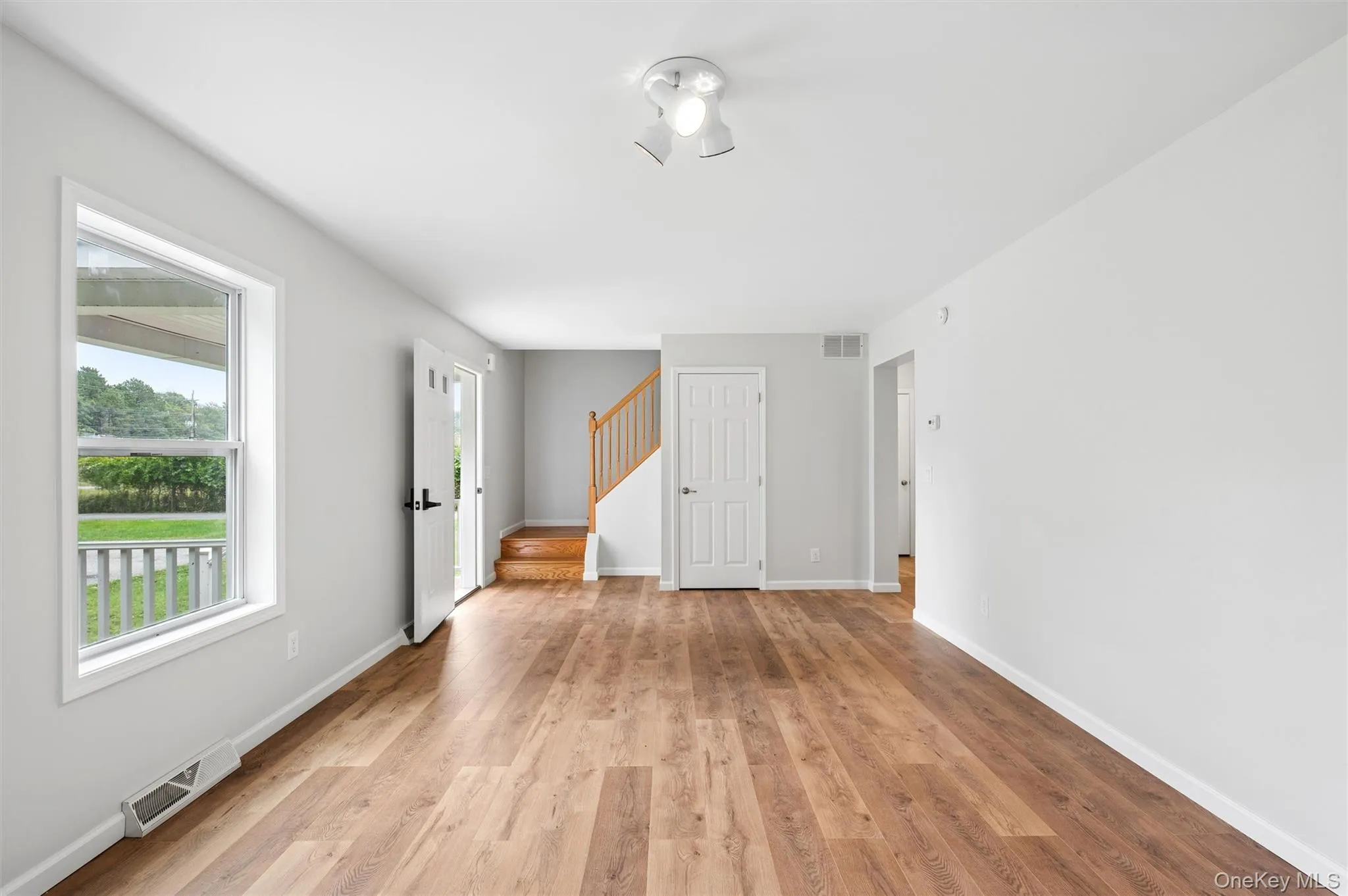 147A Old Country Rd, Southampton, NY, 3 Bedrooms Bedrooms, 6 Rooms Rooms,2 BathroomsBathrooms,Residential,For Rent,Old Country Rd,0,1057697 147A Old Country Rd, Southampton, NY, 3 Bedrooms Bedrooms, 6 Rooms Rooms,2 BathroomsBathrooms,Residential,For Rent,Old Country Rd,0,1057697