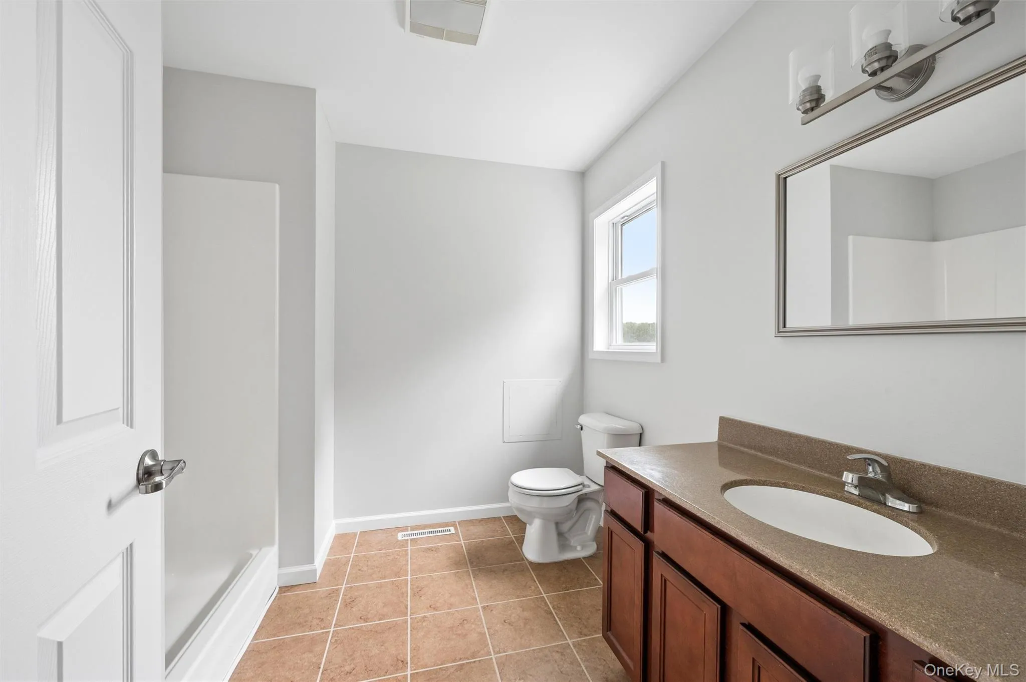 147A Old Country Rd, Southampton, NY, 3 Bedrooms Bedrooms, 6 Rooms Rooms,2 BathroomsBathrooms,Residential,For Rent,Old Country Rd,0,1057697 147A Old Country Rd, Southampton, NY, 3 Bedrooms Bedrooms, 6 Rooms Rooms,2 BathroomsBathrooms,Residential,For Rent,Old Country Rd,0,1057697