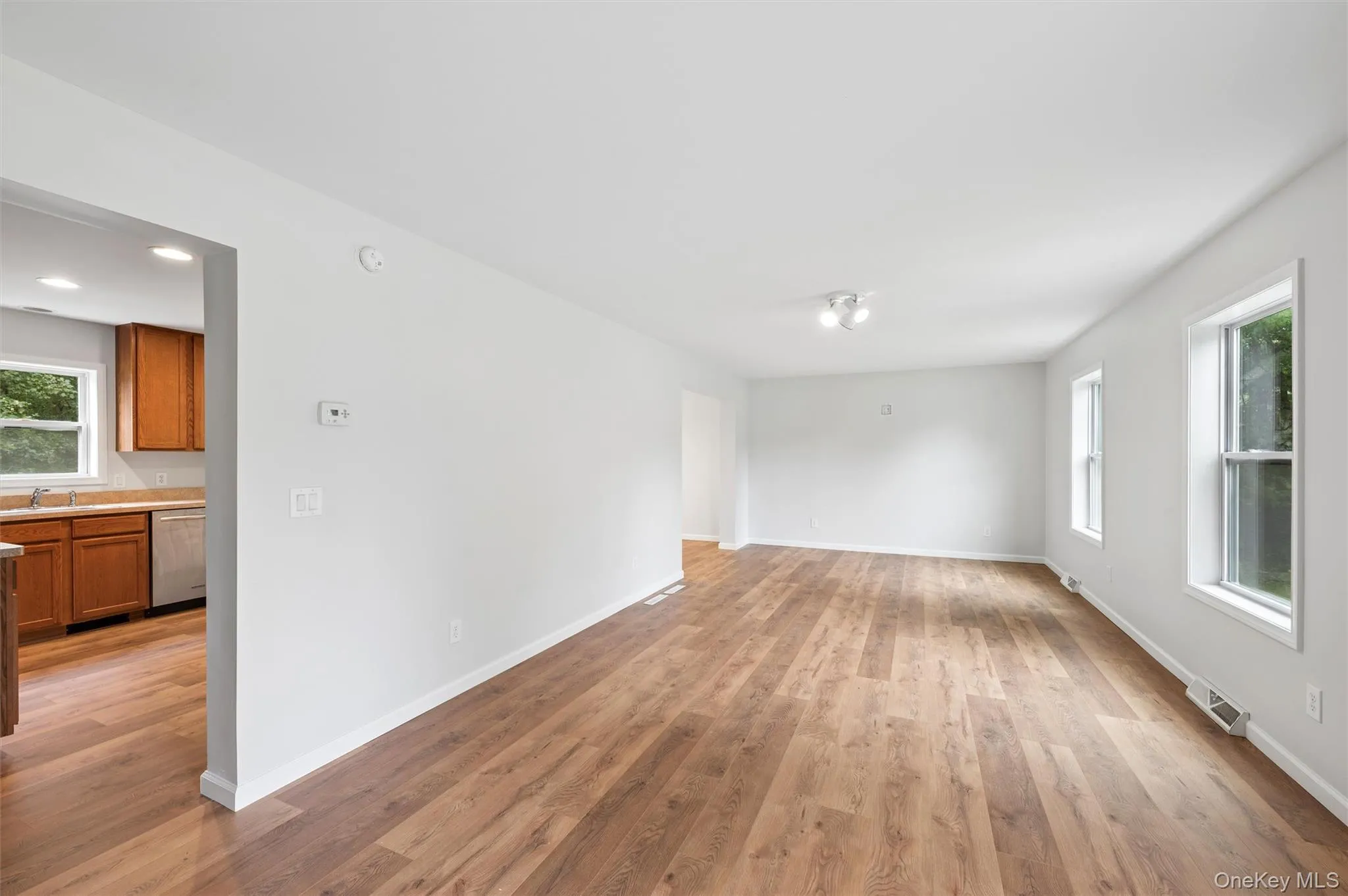 147A Old Country Rd, Southampton, NY, 3 Bedrooms Bedrooms, 6 Rooms Rooms,2 BathroomsBathrooms,Residential,For Rent,Old Country Rd,0,1057697 147A Old Country Rd, Southampton, NY, 3 Bedrooms Bedrooms, 6 Rooms Rooms,2 BathroomsBathrooms,Residential,For Rent,Old Country Rd,0,1057697