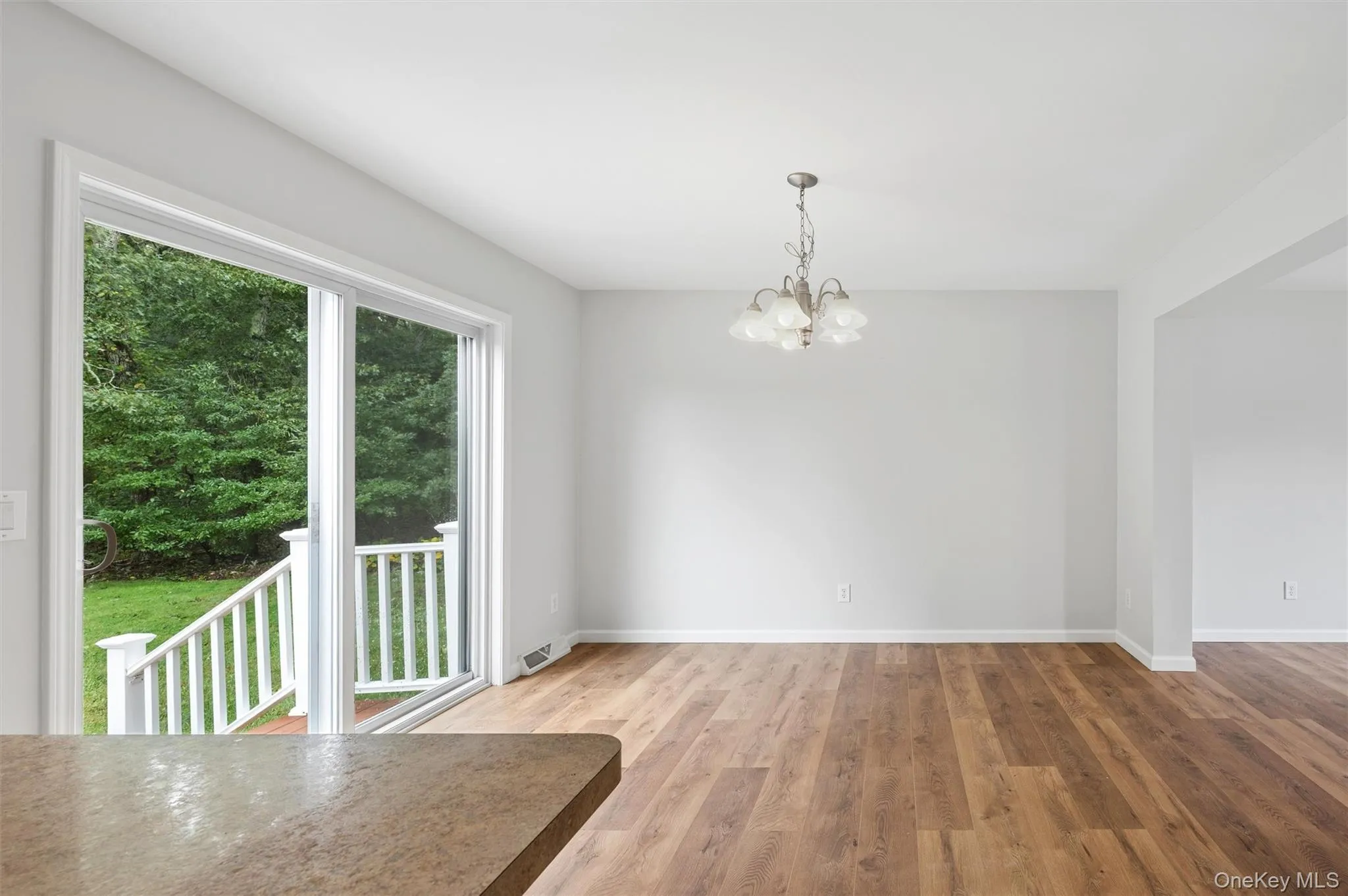 147A Old Country Rd, Southampton, NY, 3 Bedrooms Bedrooms, 6 Rooms Rooms,2 BathroomsBathrooms,Residential,For Rent,Old Country Rd,0,1057697 147A Old Country Rd, Southampton, NY, 3 Bedrooms Bedrooms, 6 Rooms Rooms,2 BathroomsBathrooms,Residential,For Rent,Old Country Rd,0,1057697