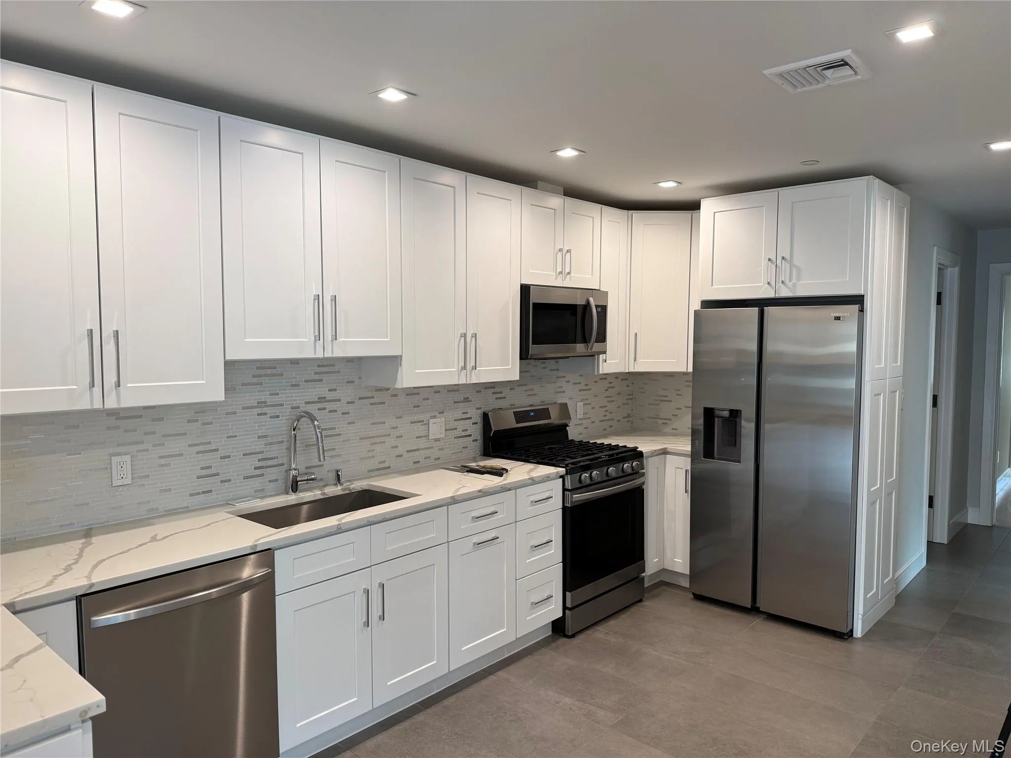 648 Broadway, Long Beach, NY, 3 Bedrooms Bedrooms, 8 Rooms Rooms,2 BathroomsBathrooms,Residential Lease,For Rent,Broadway,0,1057701 648 Broadway, Long Beach, NY, 3 Bedrooms Bedrooms, 8 Rooms Rooms,2 BathroomsBathrooms,Residential Lease,For Rent,Broadway,0,1057701