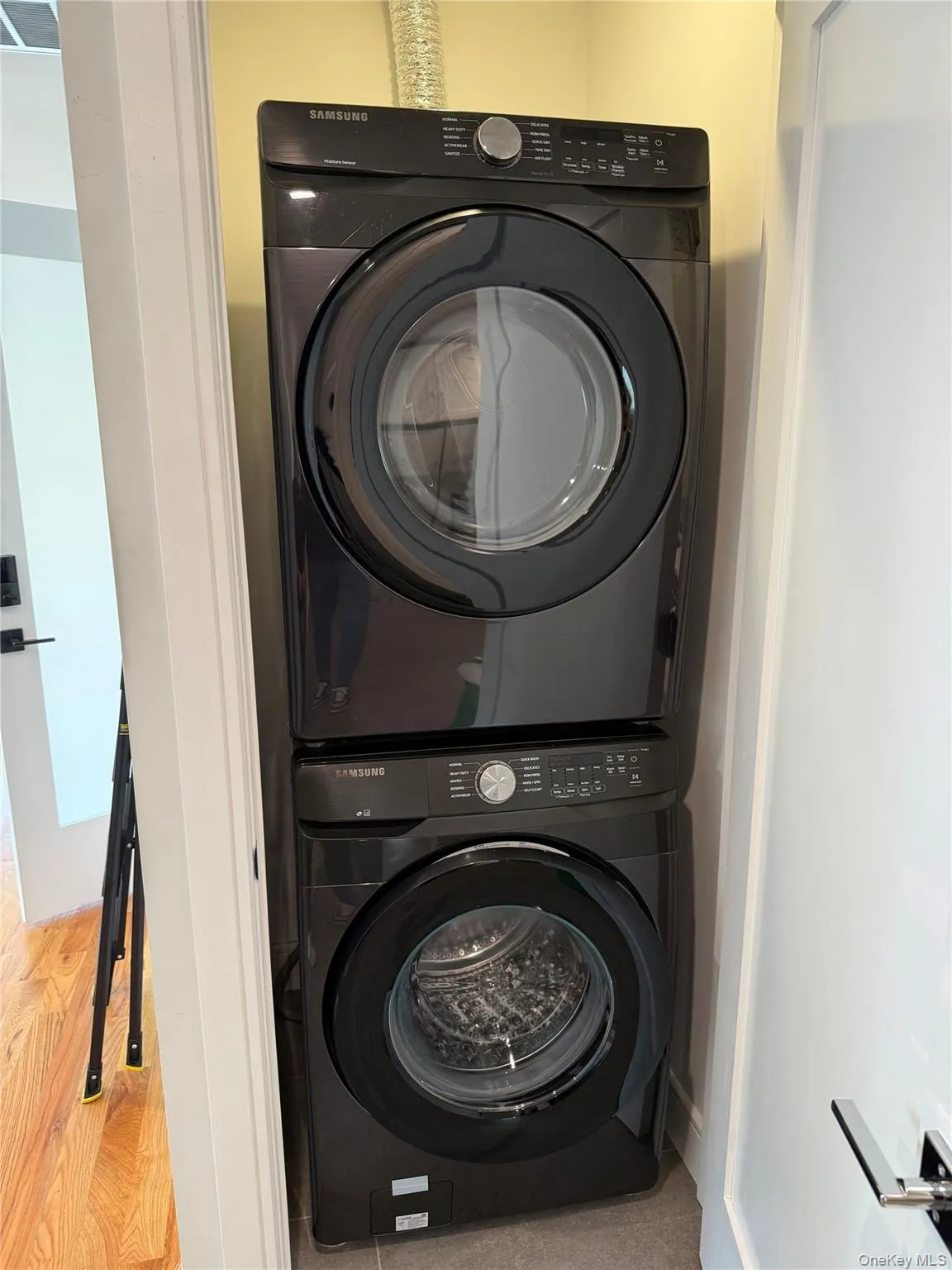 648 Broadway, Long Beach, NY, 3 Bedrooms Bedrooms, 8 Rooms Rooms,2 BathroomsBathrooms,Residential Lease,For Rent,Broadway,0,1057701 648 Broadway, Long Beach, NY, 3 Bedrooms Bedrooms, 8 Rooms Rooms,2 BathroomsBathrooms,Residential Lease,For Rent,Broadway,0,1057701