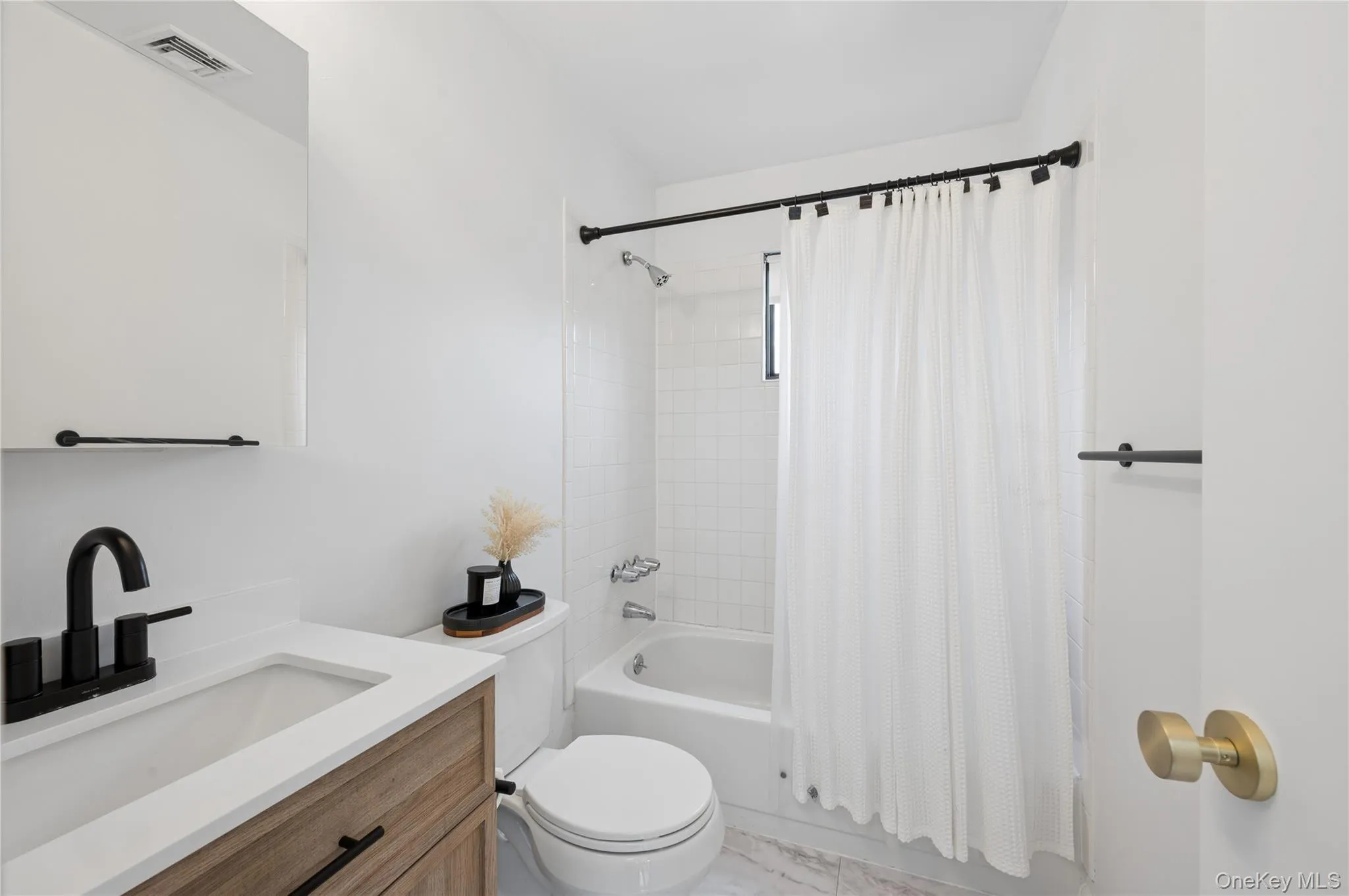 15 Quarter Road, Southampton, NY, 4 Bedroom Bedrooms, 10 Room Rooms,3 BathroomBathrooms,Residential Lease,For Rent,Quarter,0,1057706 15 Quarter Road, Southampton, NY, 4 Bedroom Bedrooms, 10 Room Rooms,3 BathroomBathrooms,Residential Lease,For Rent,Quarter,0,1057706